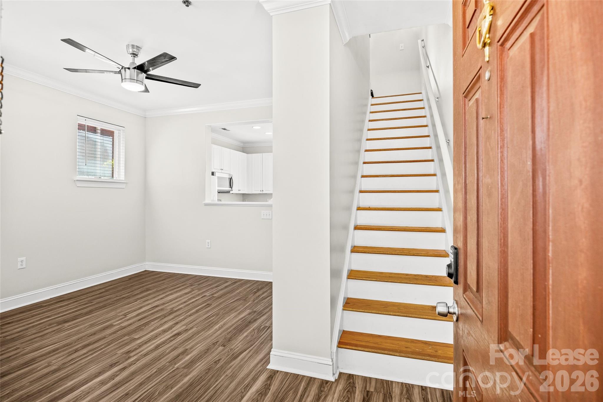 518 E 9th Street Property Photo 4