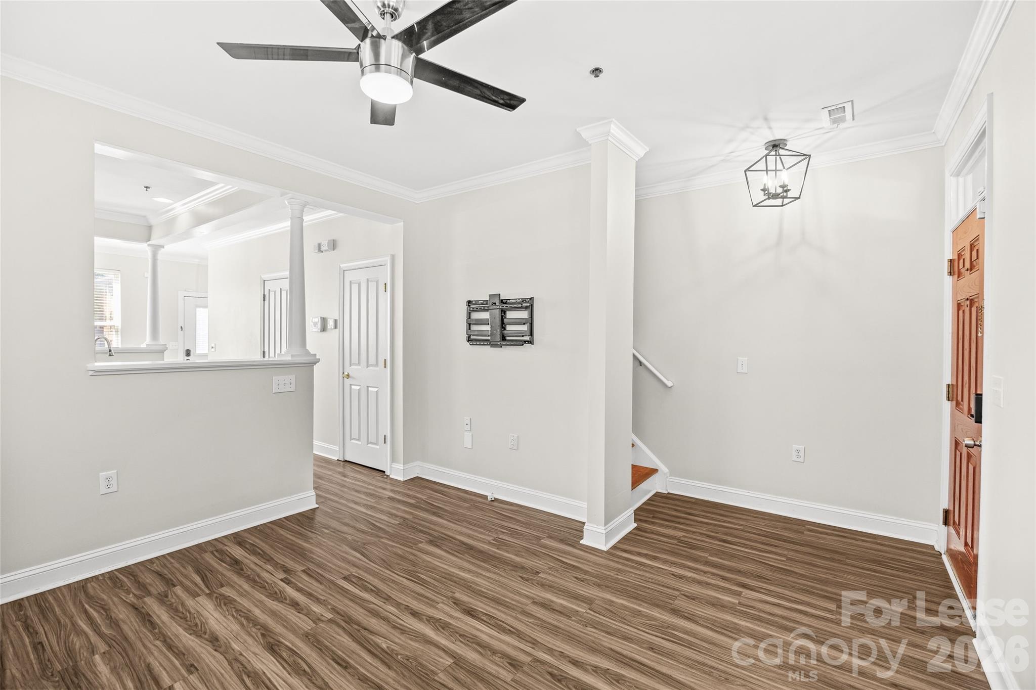 518 E 9th Street Property Photo 6