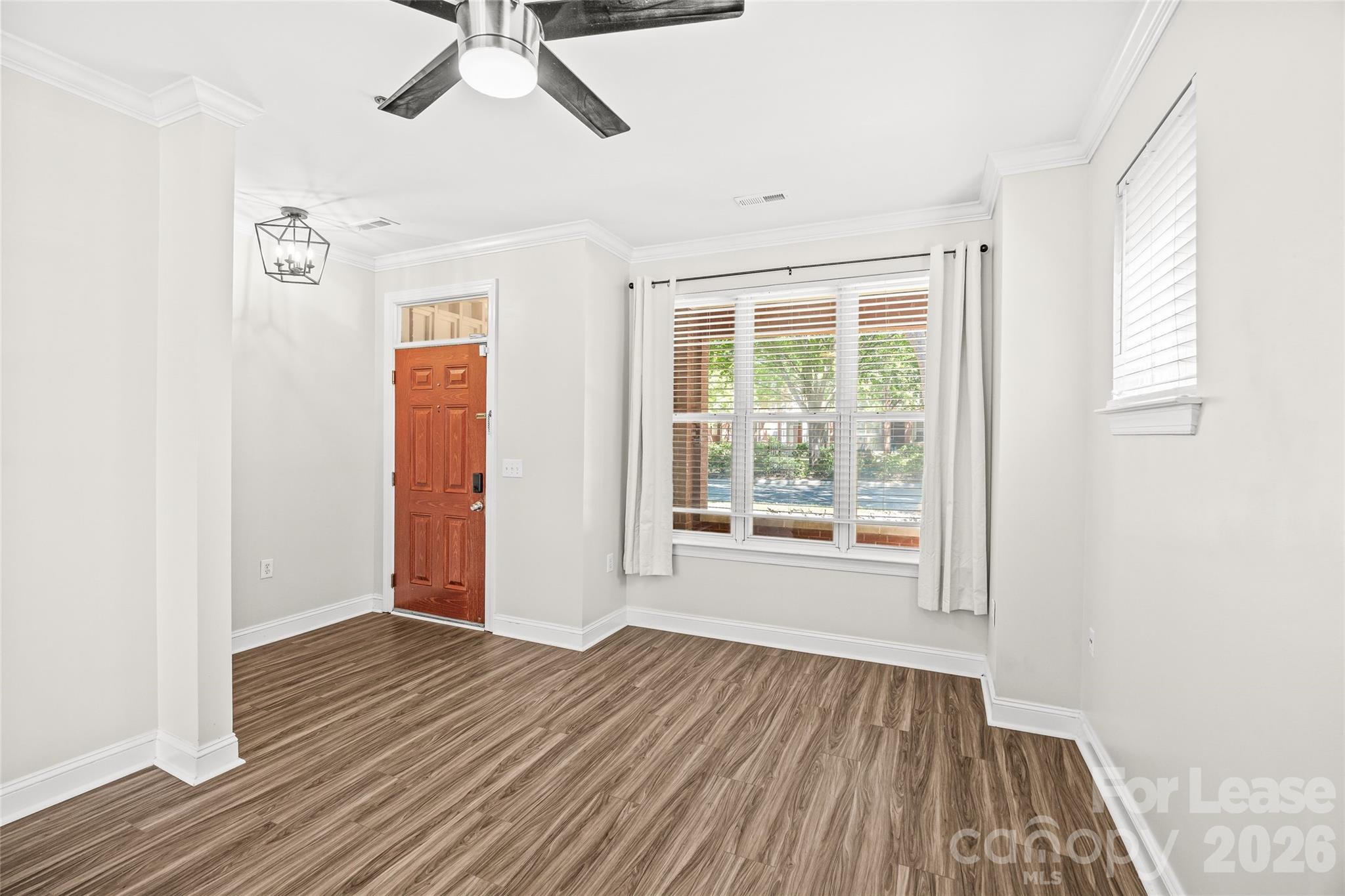 518 E 9th Street Property Photo 7