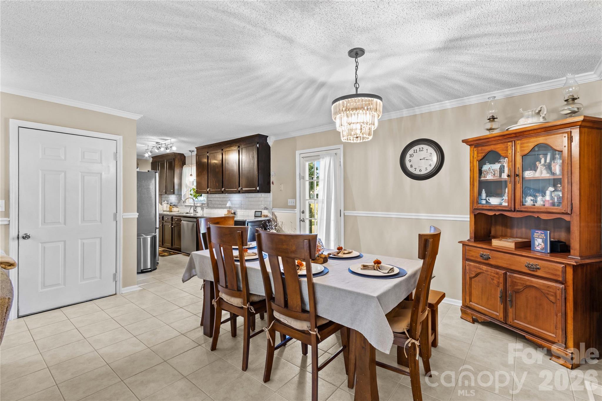 186 Antler Drive Property Photo 8
