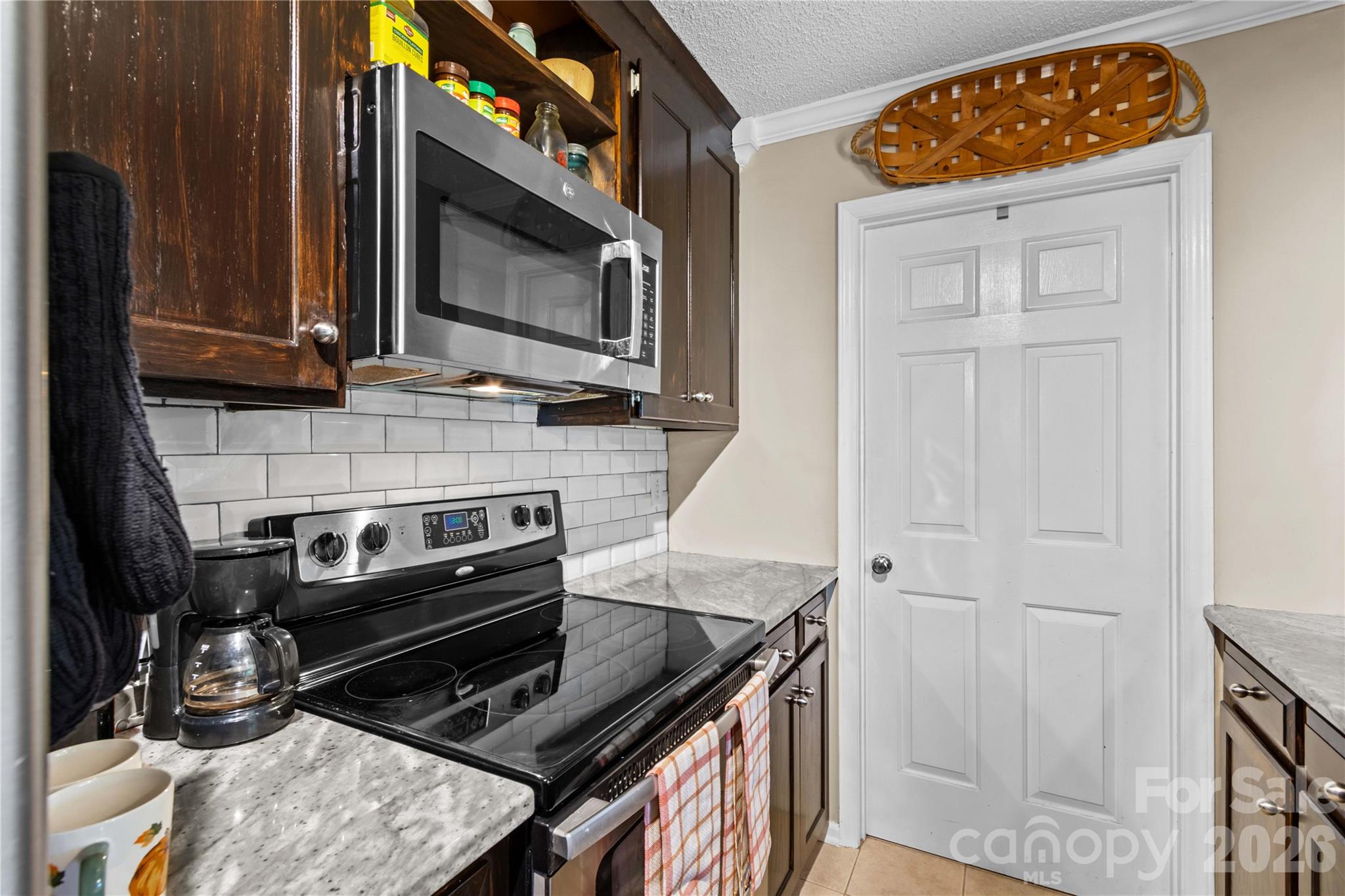 186 Antler Drive Property Photo 11