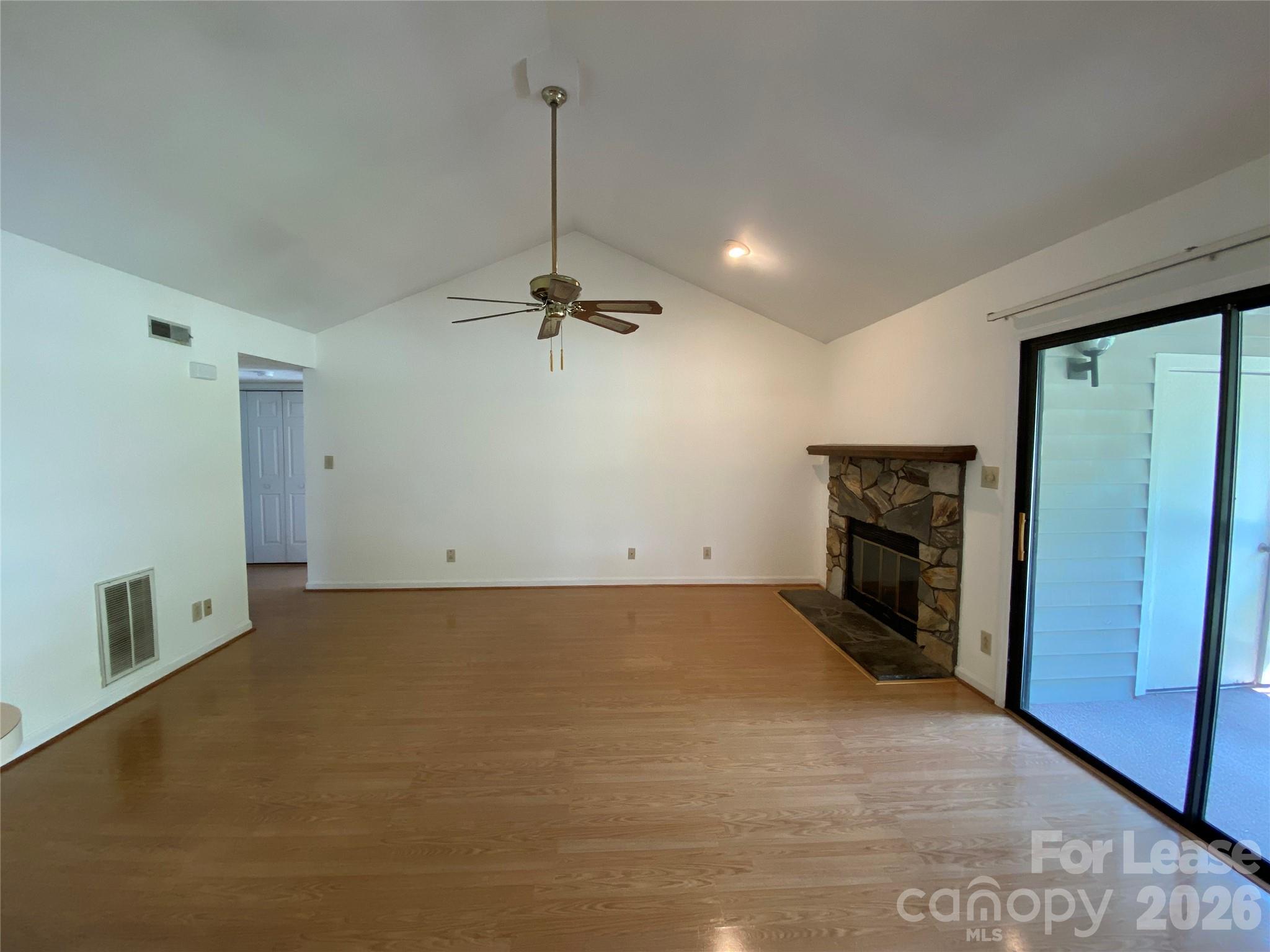 7962 Greenside Court Property Photo 8