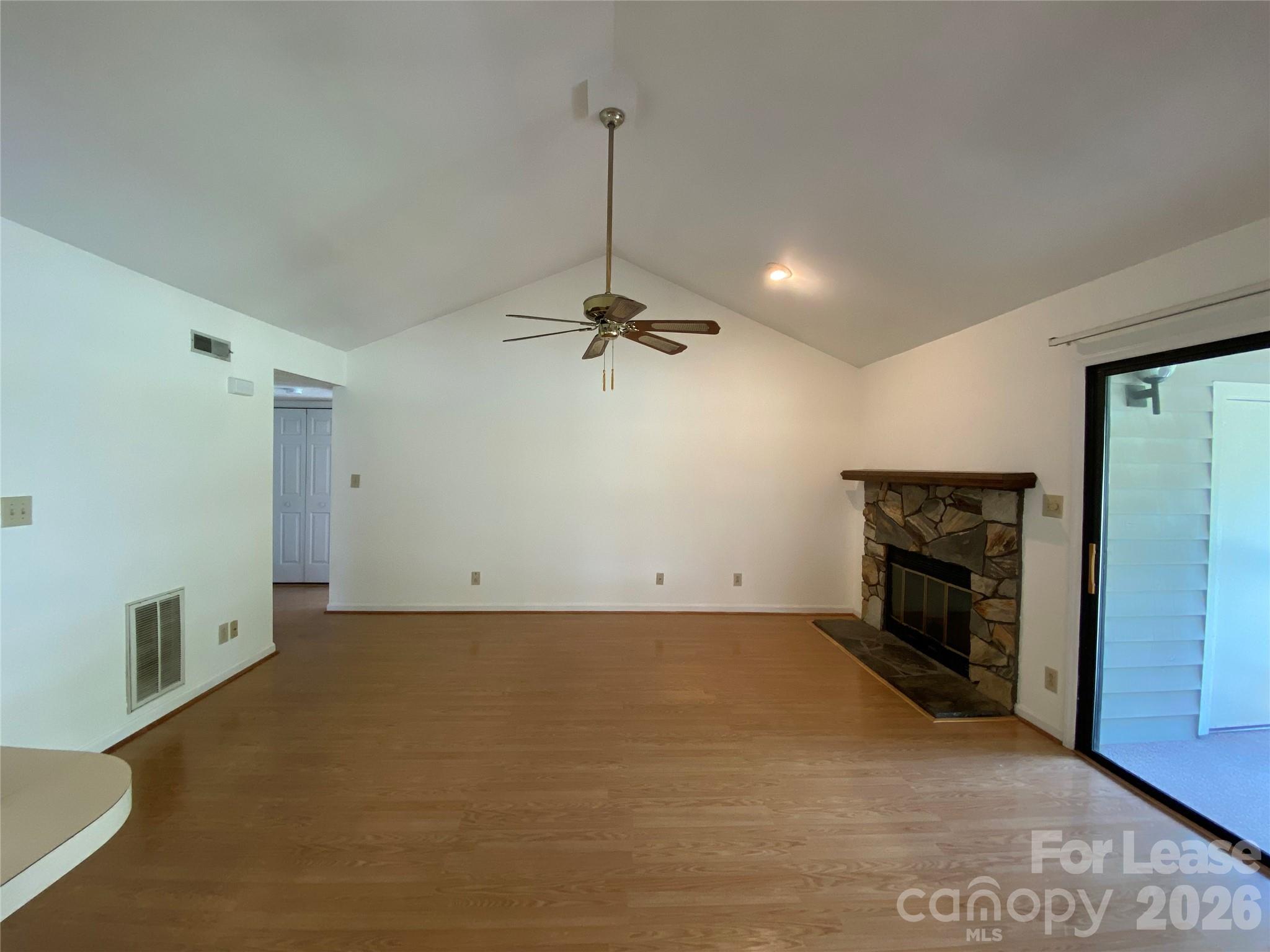 7962 Greenside Court Property Photo 9