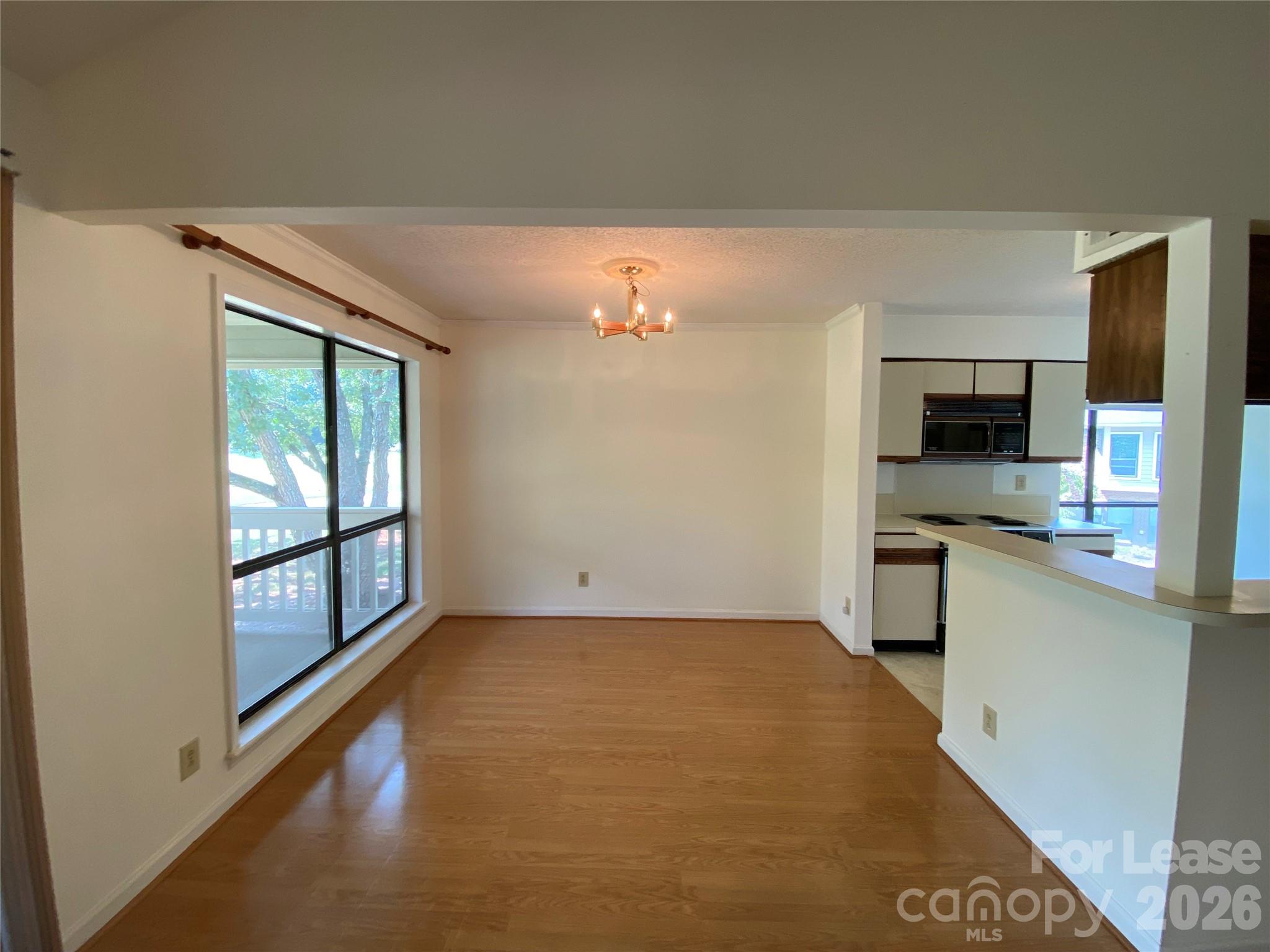 7962 Greenside Court Property Photo 10