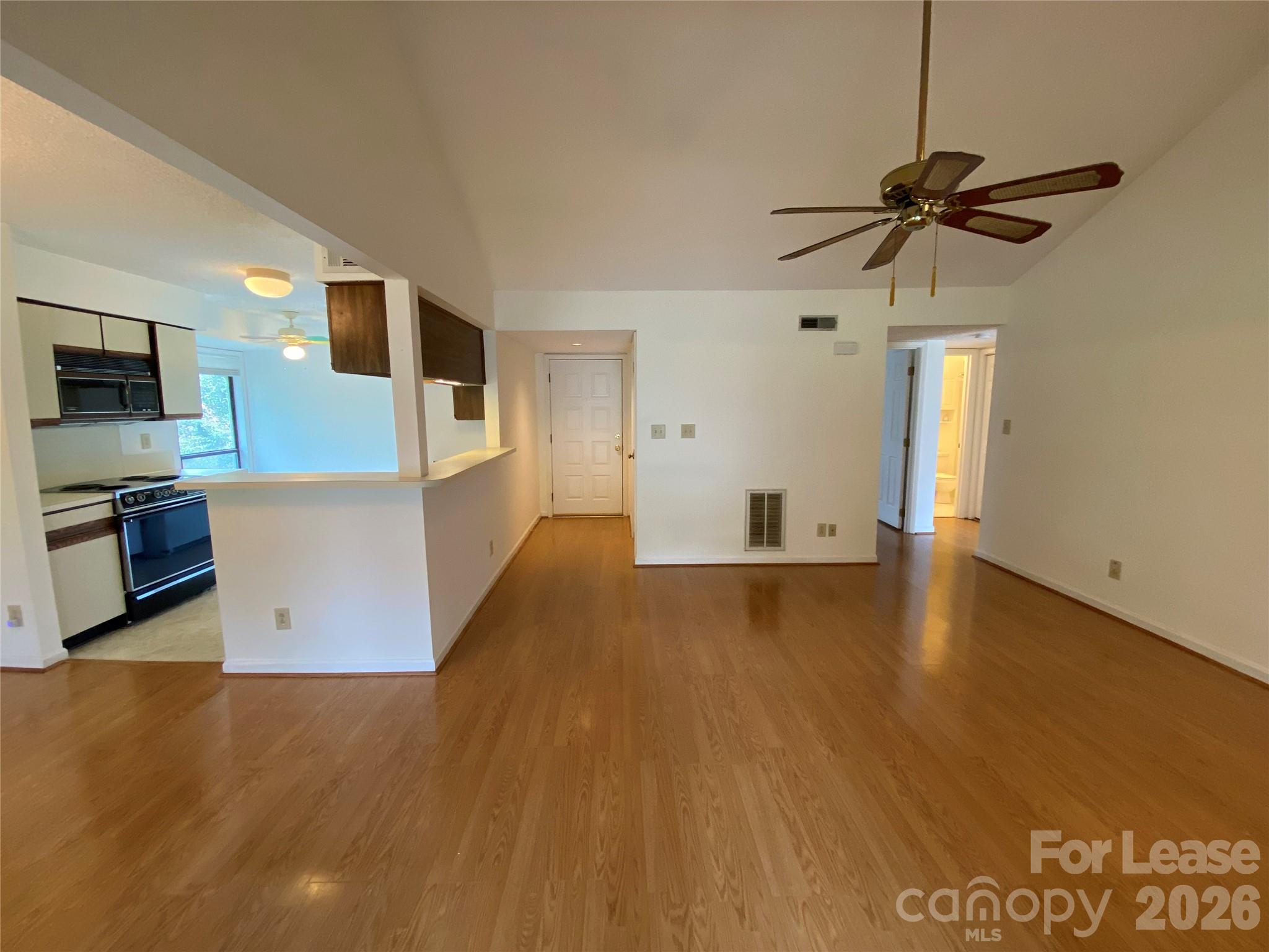 7962 Greenside Court Property Photo 11