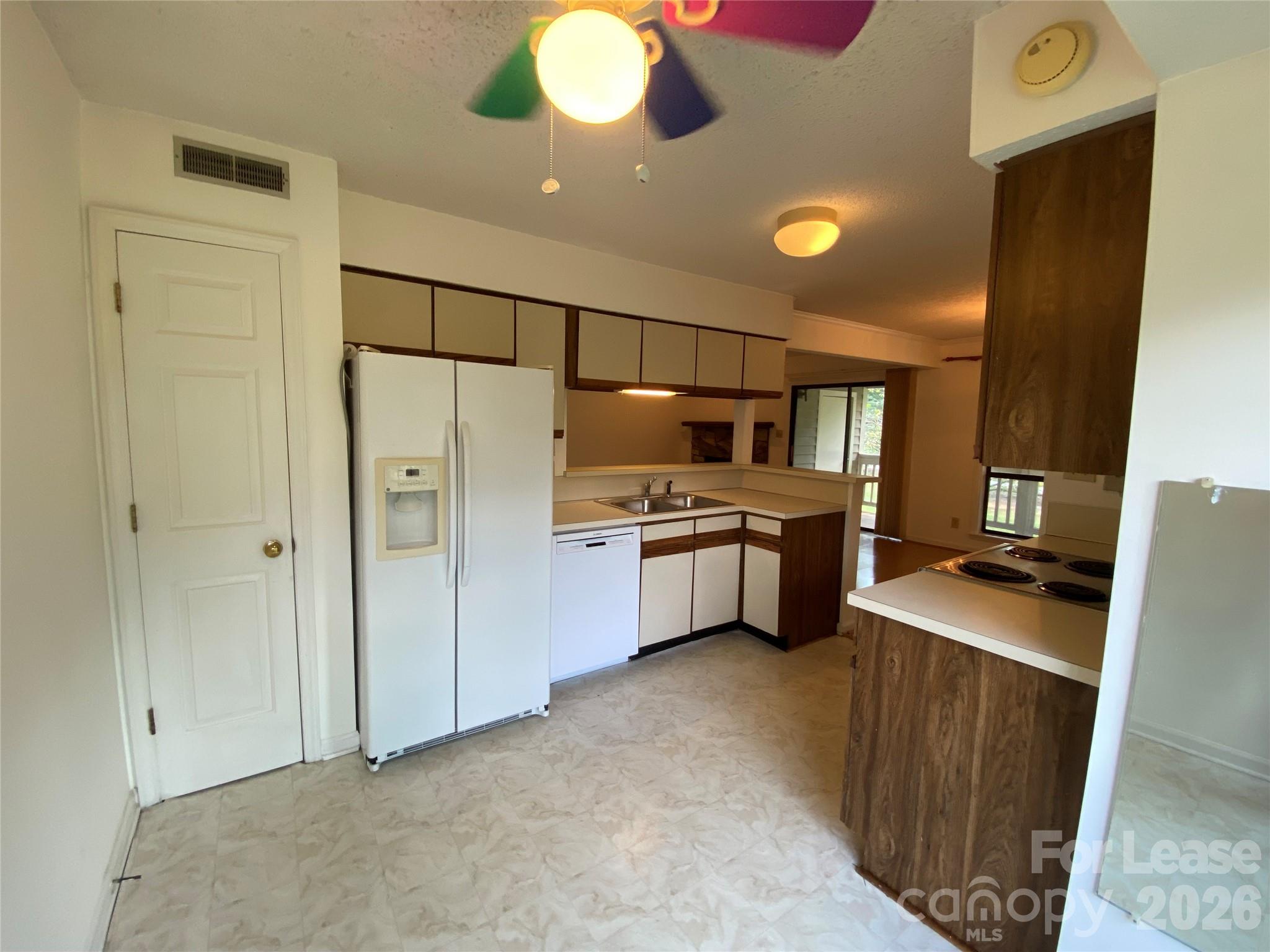7962 Greenside Court Property Photo 15