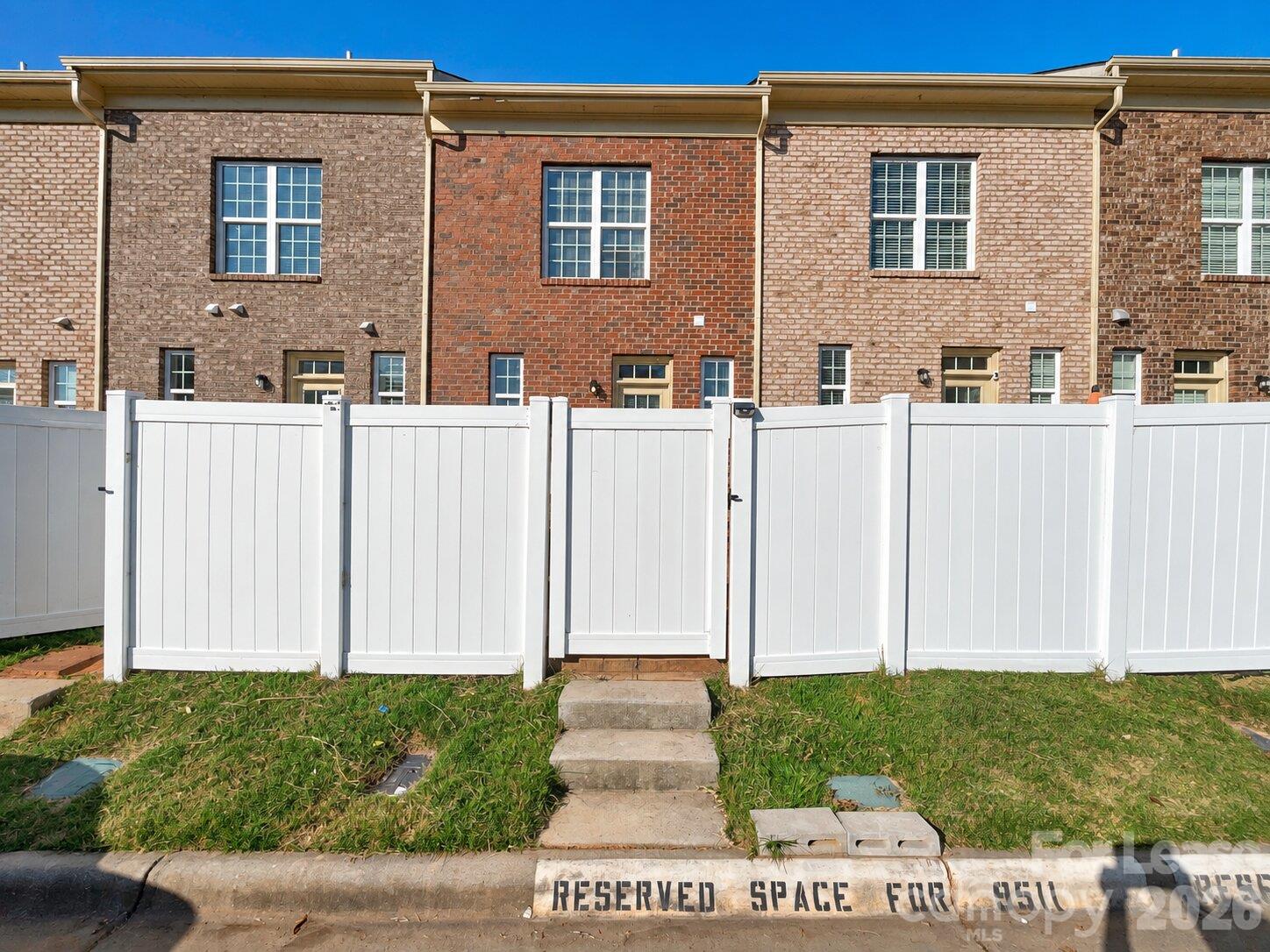 9511 Longstone Lane Property Photo 14