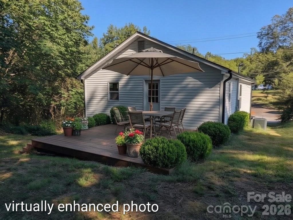 213 Rice Street Property Photo 6