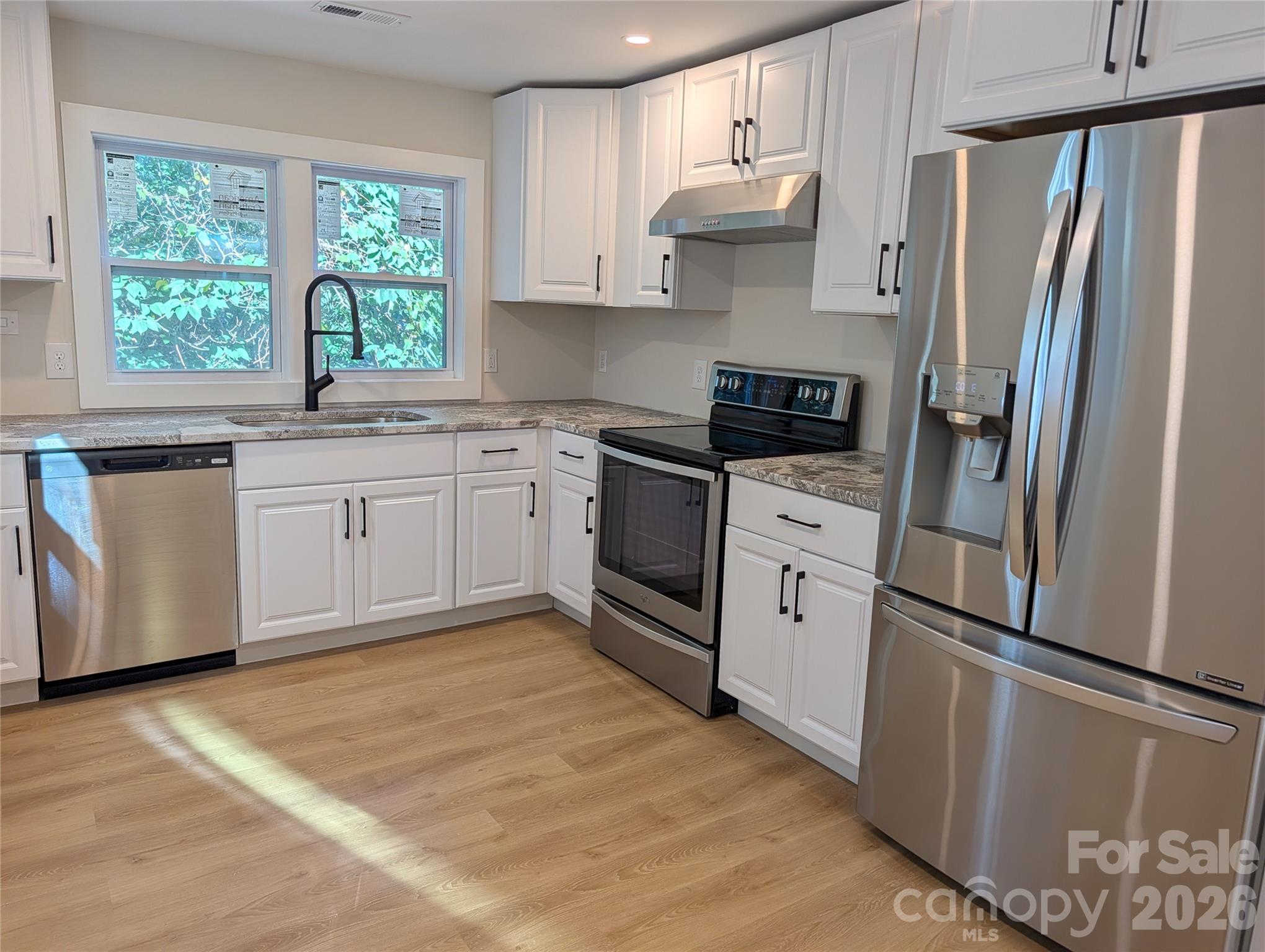 213 Rice Street Property Photo 8