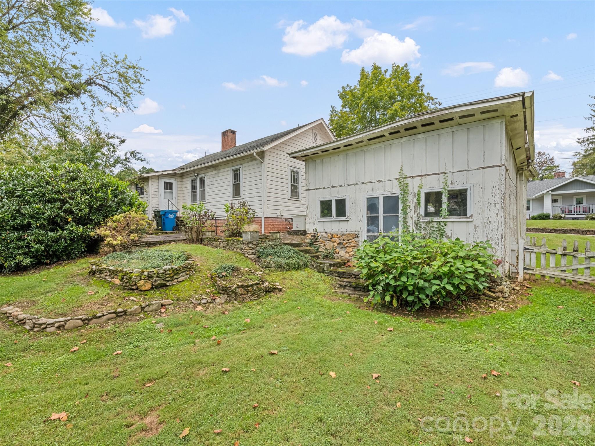 102 W Marshall Street Property Photo 5