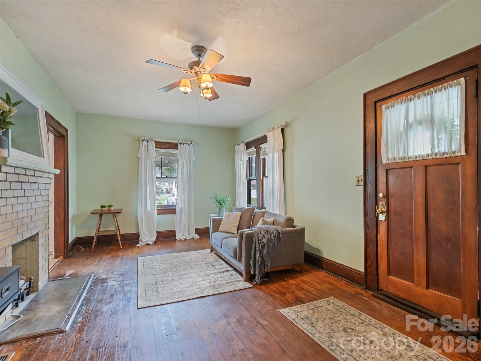 102 W Marshall Street Property Photo 14