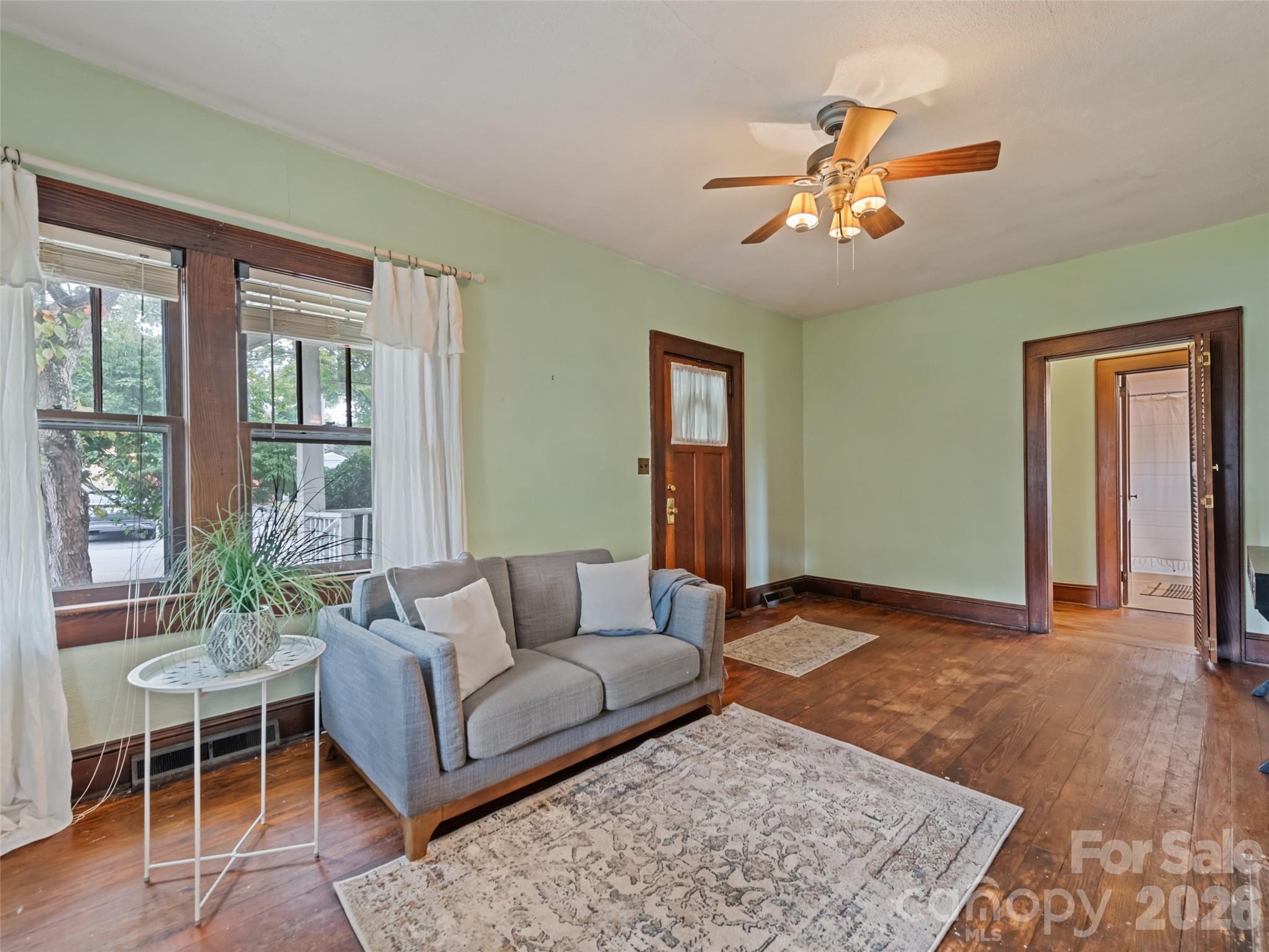 102 W Marshall Street Property Photo 15