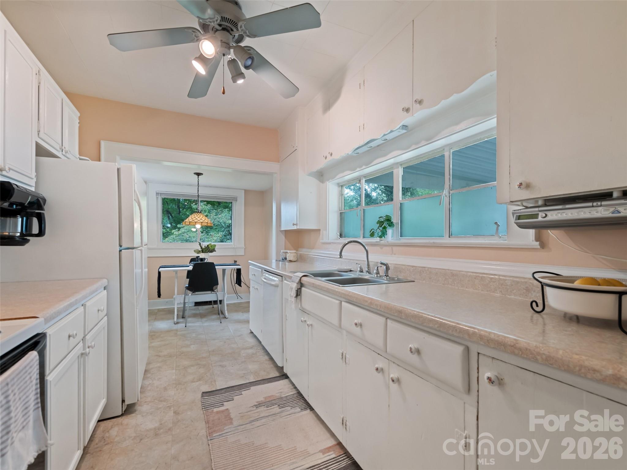 102 W Marshall Street Property Photo 18