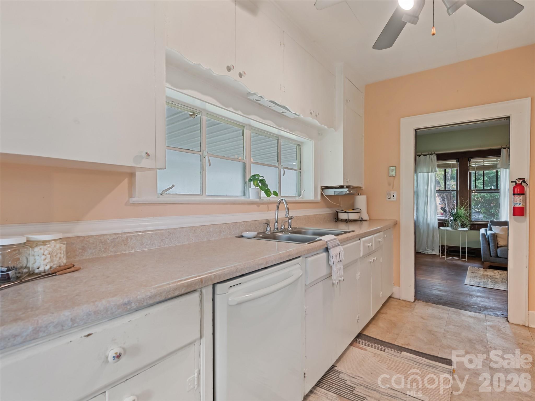 102 W Marshall Street Property Photo 20