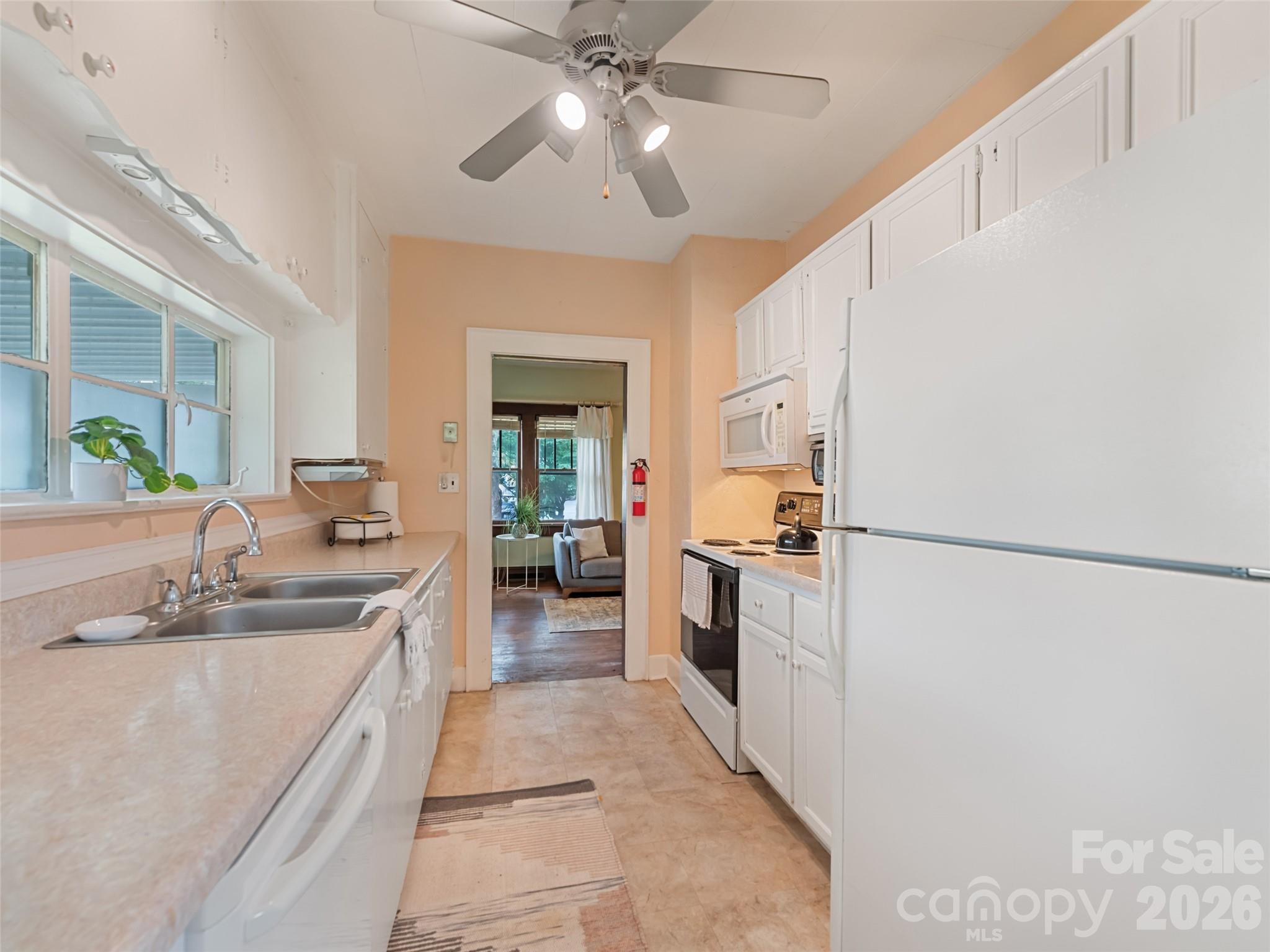 102 W Marshall Street Property Photo 21