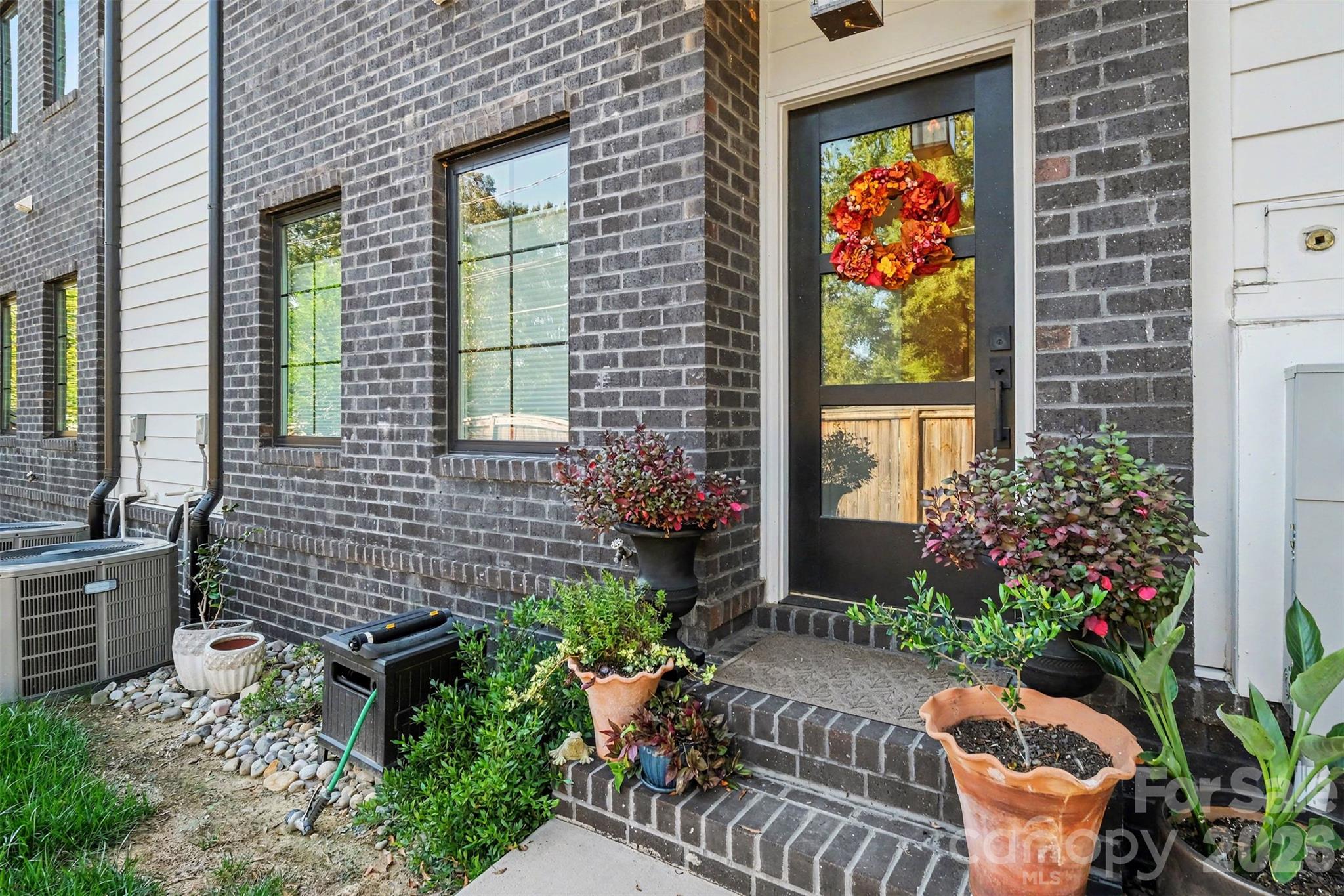 1713 Mimosa Avenue Property Photo 1