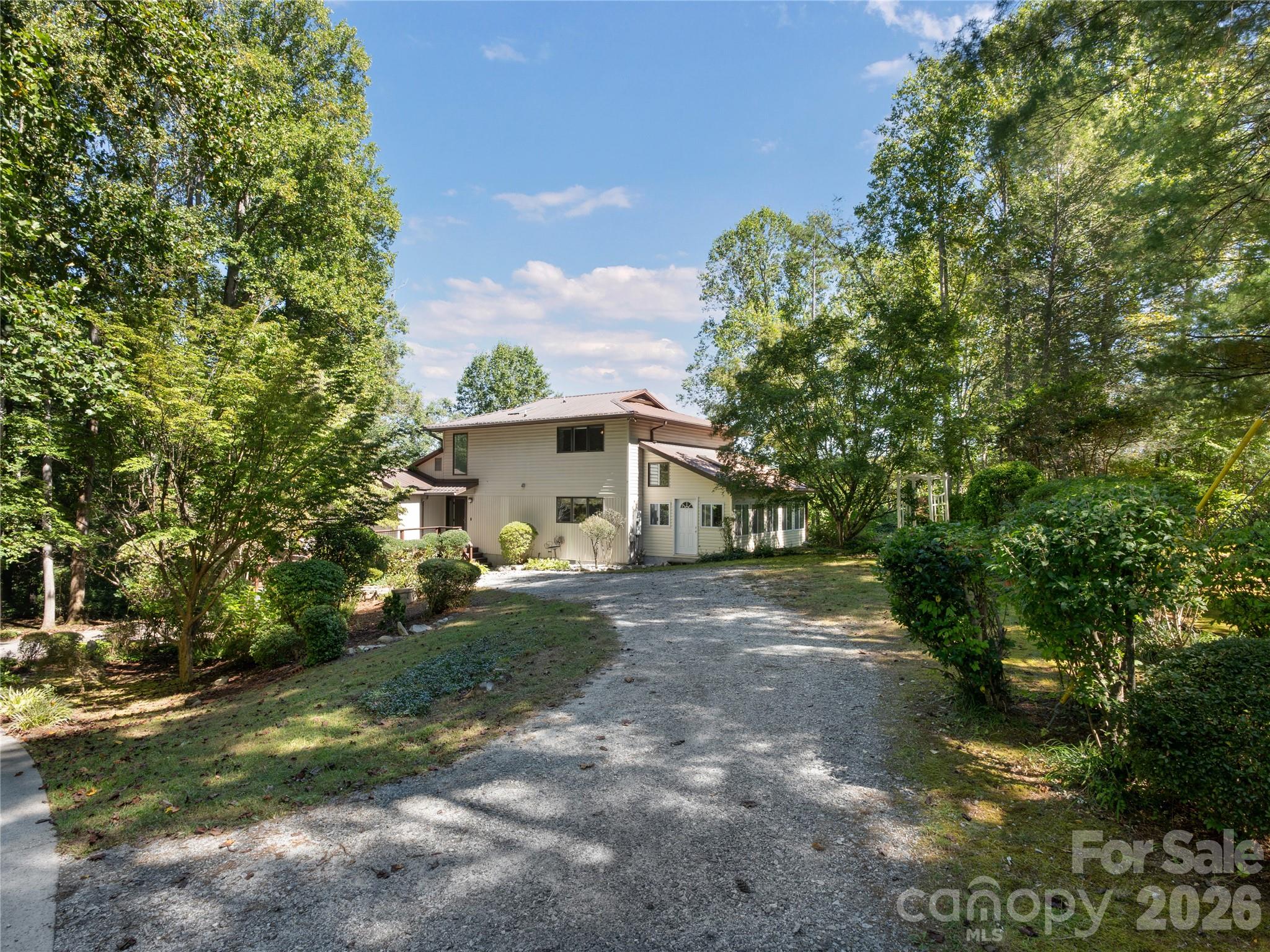 623 Owensby Road Property Photo 1