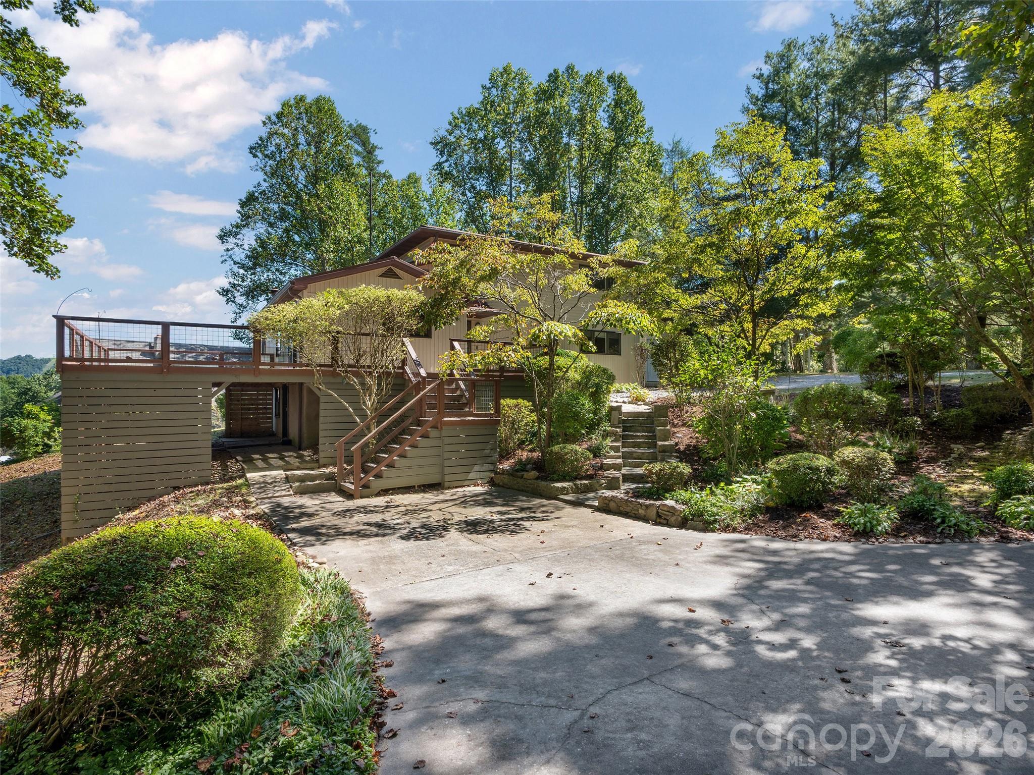 623 Owensby Road Property Photo 3