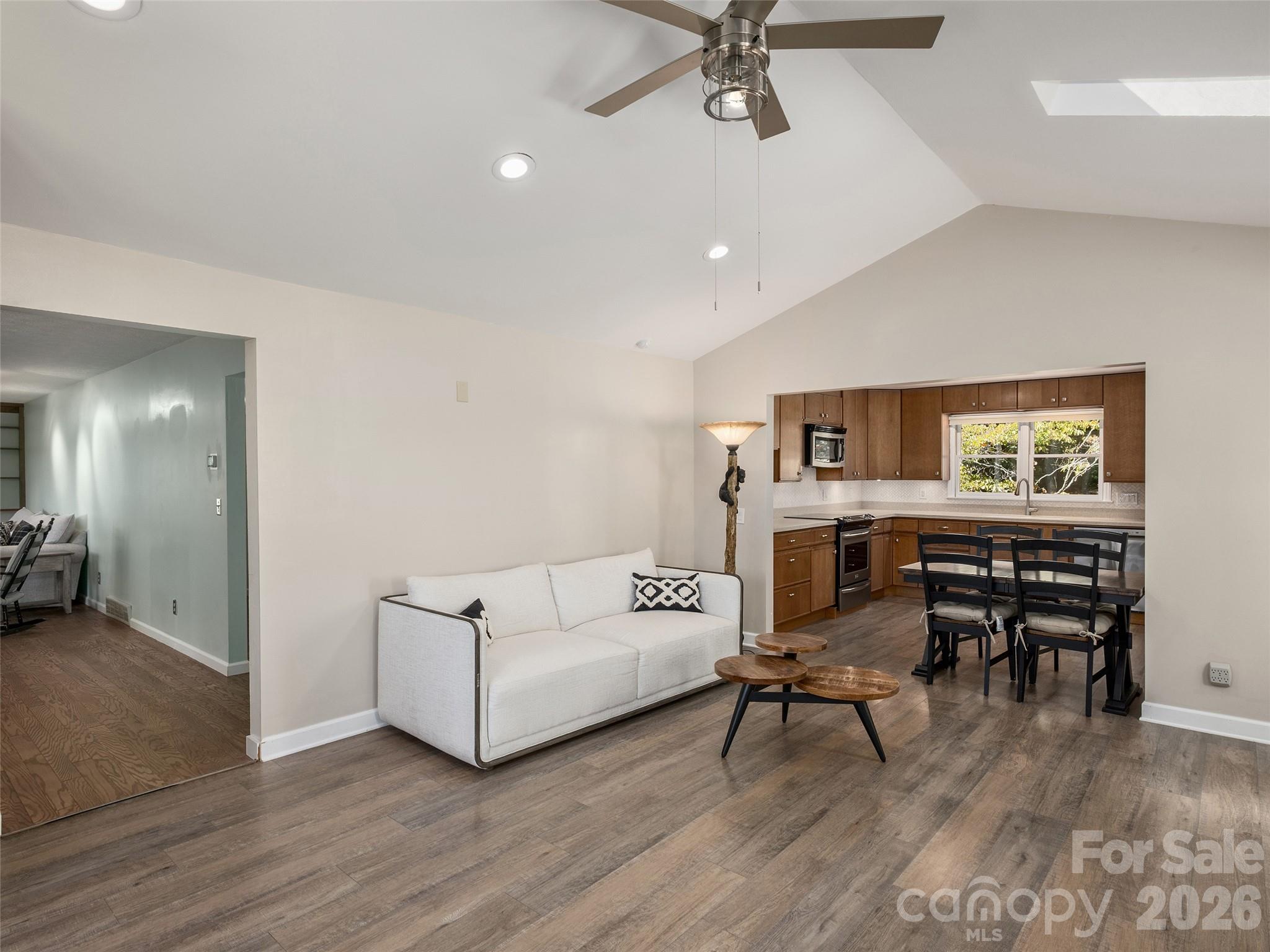 623 Owensby Road Property Photo 6
