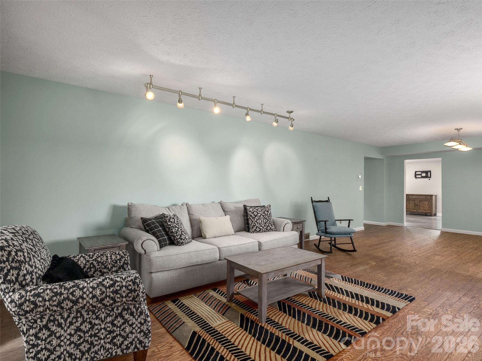 623 Owensby Road Property Photo 7