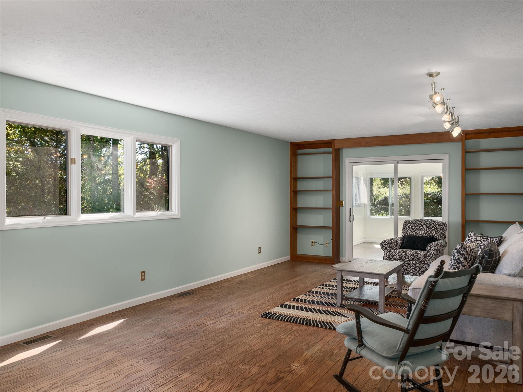 623 Owensby Road Property Photo 8