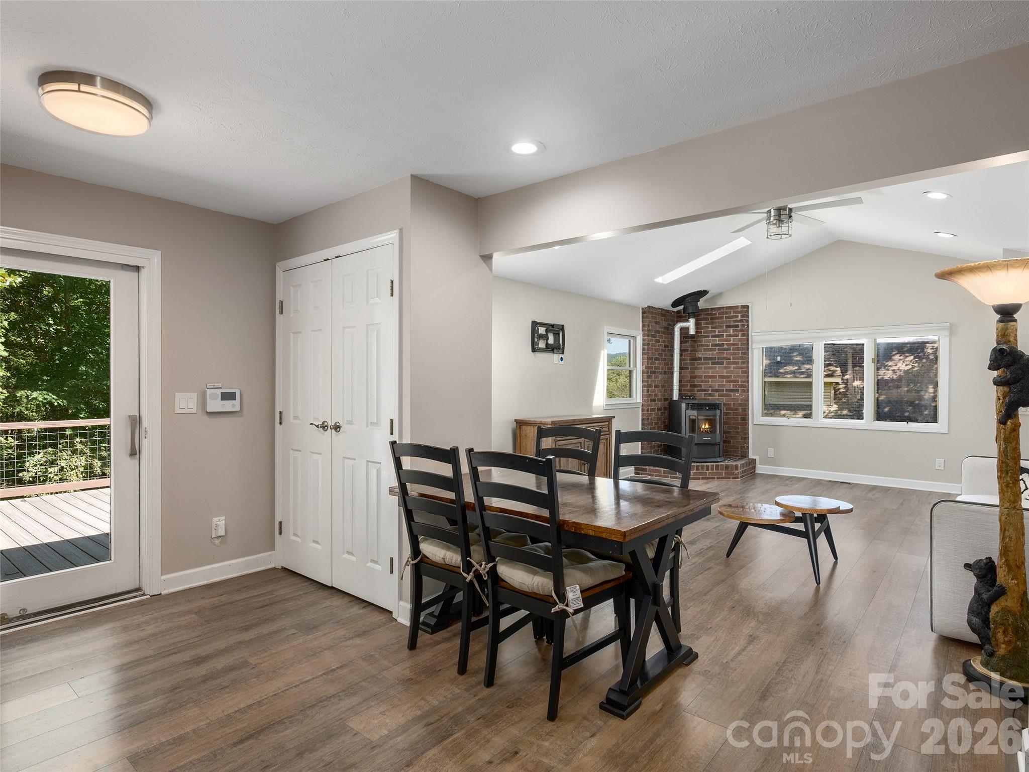 623 Owensby Road Property Photo 12