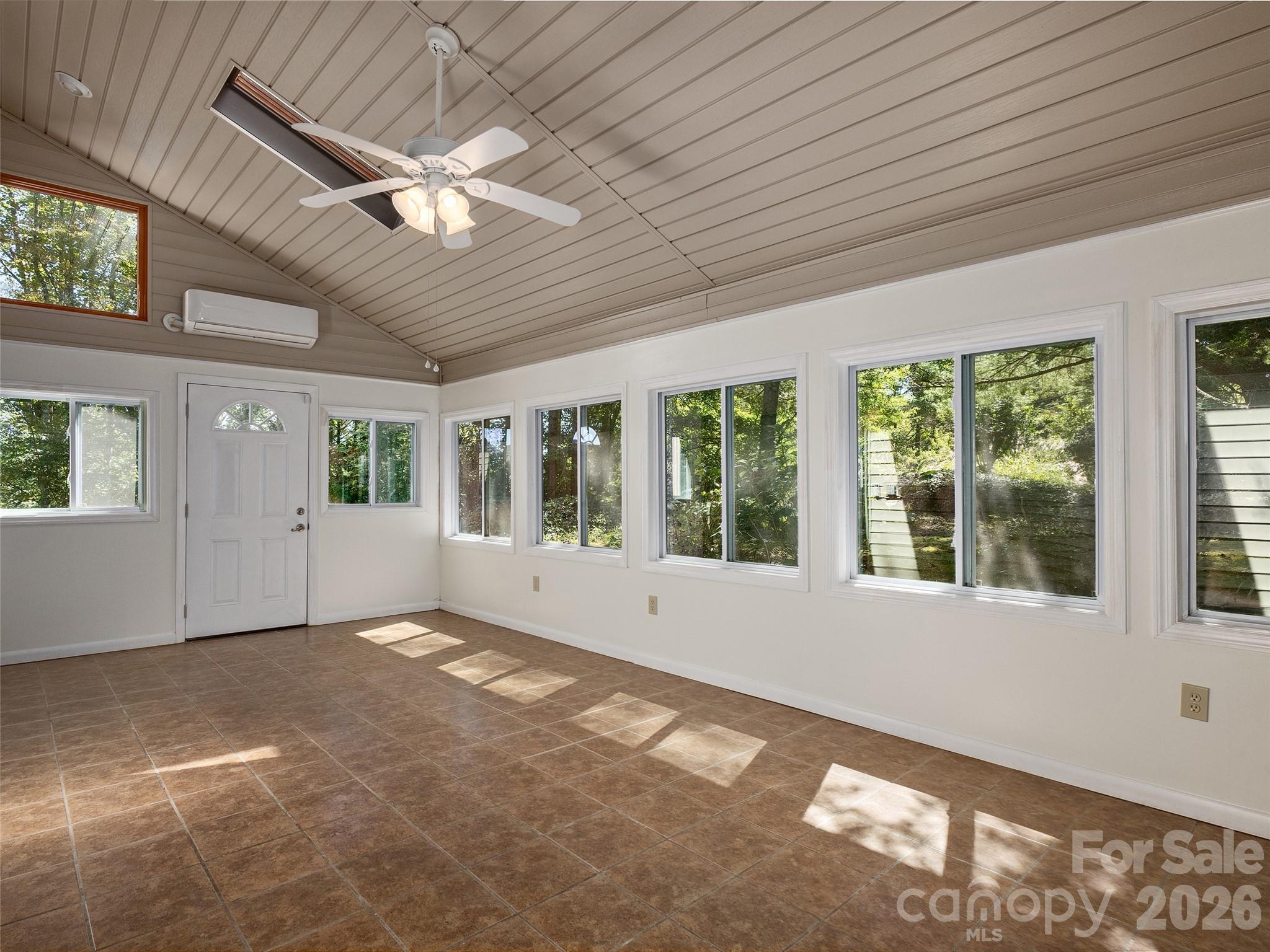 623 Owensby Road Property Photo 14
