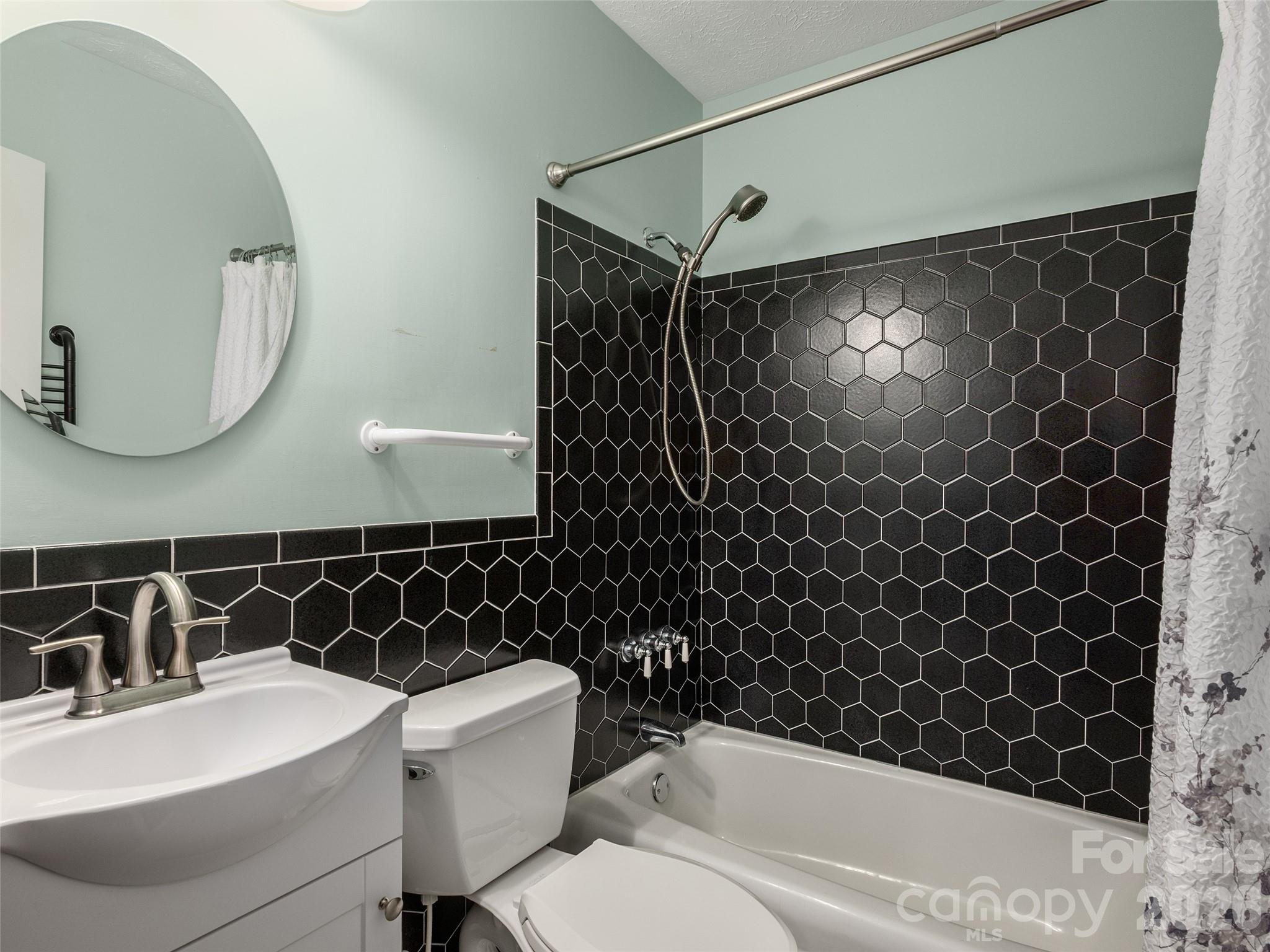 623 Owensby Road Property Photo 22