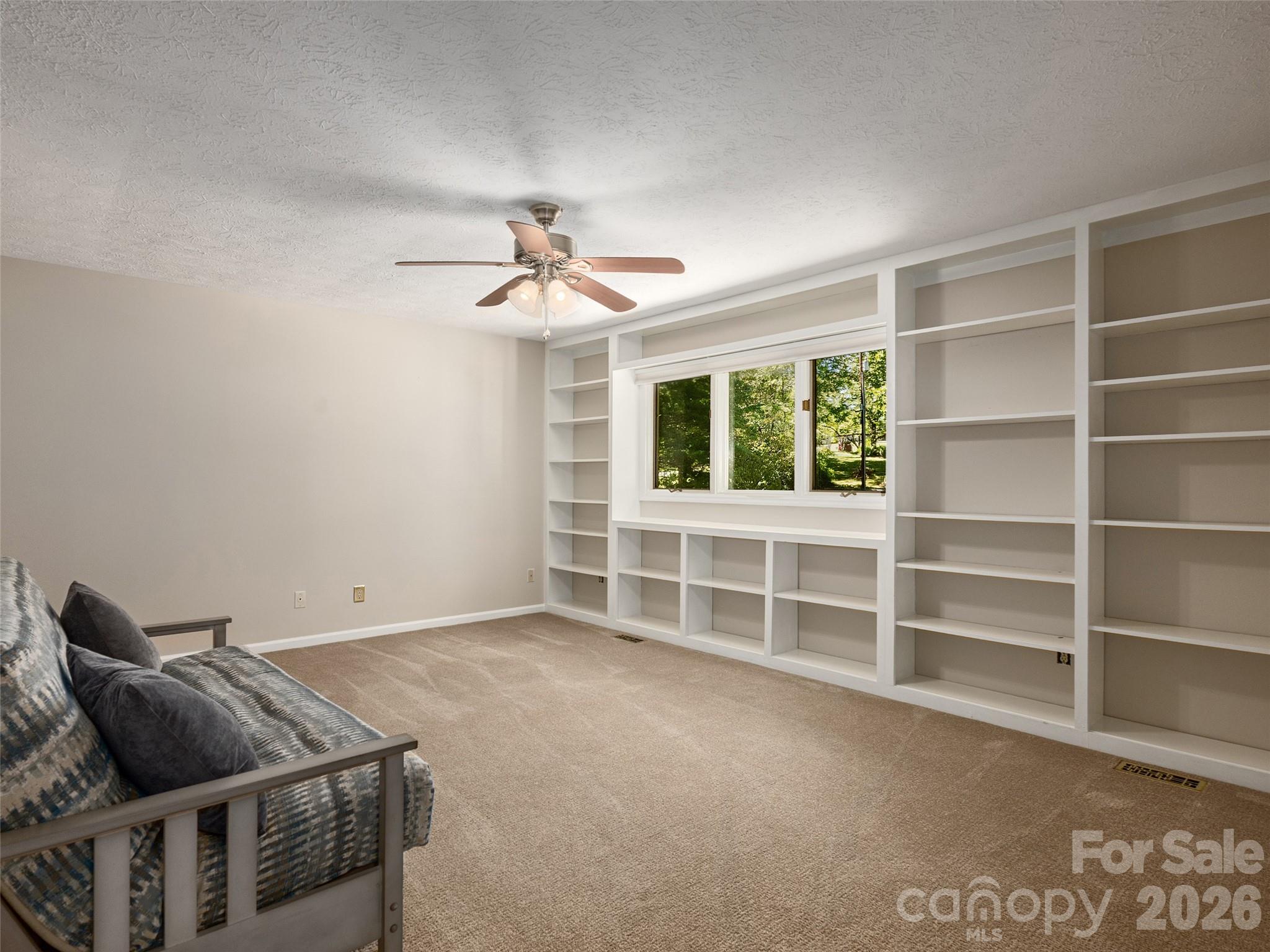 623 Owensby Road Property Photo 23