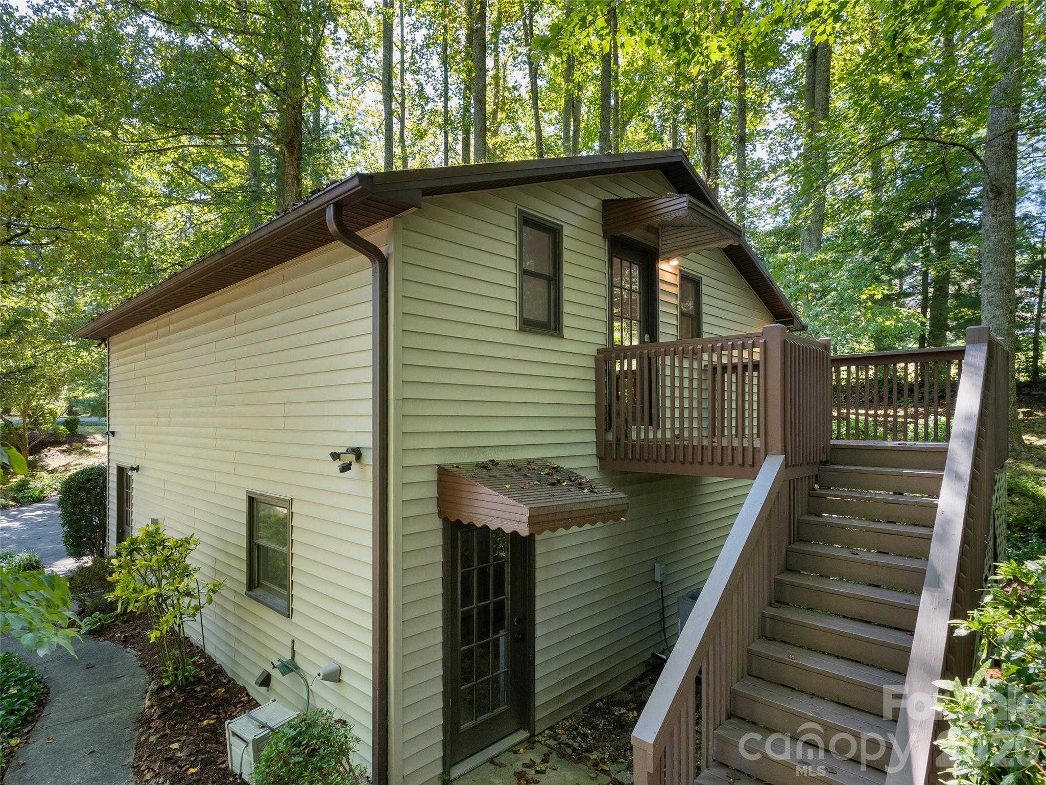 623 Owensby Road Property Photo 28