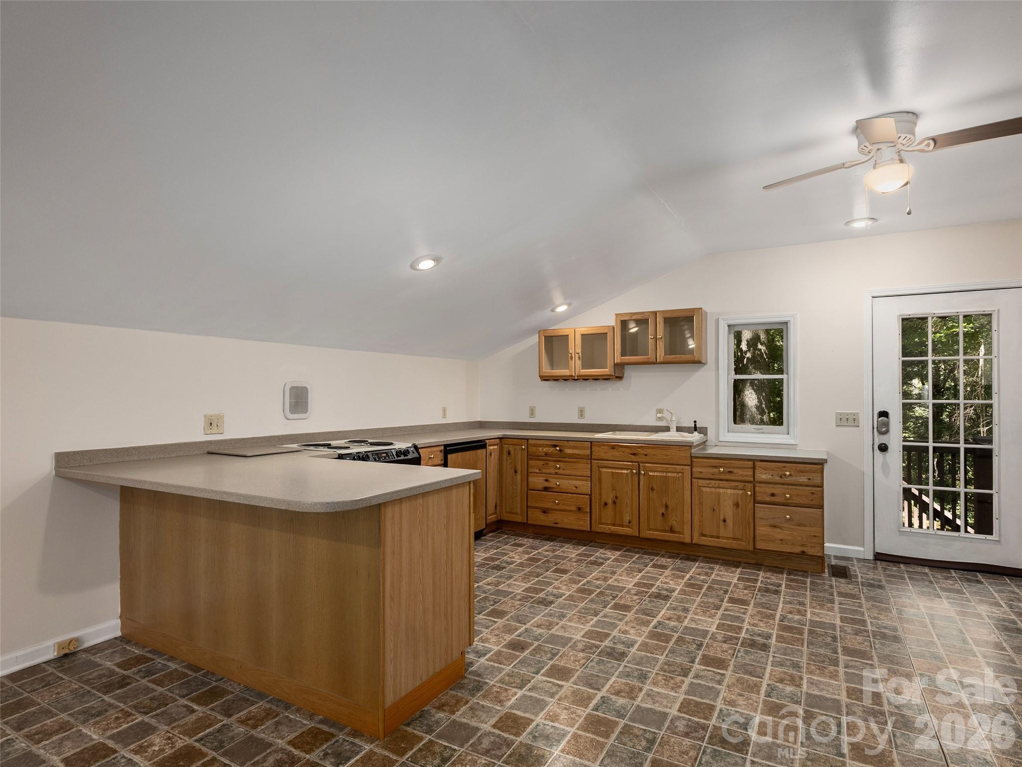 623 Owensby Road Property Photo 29