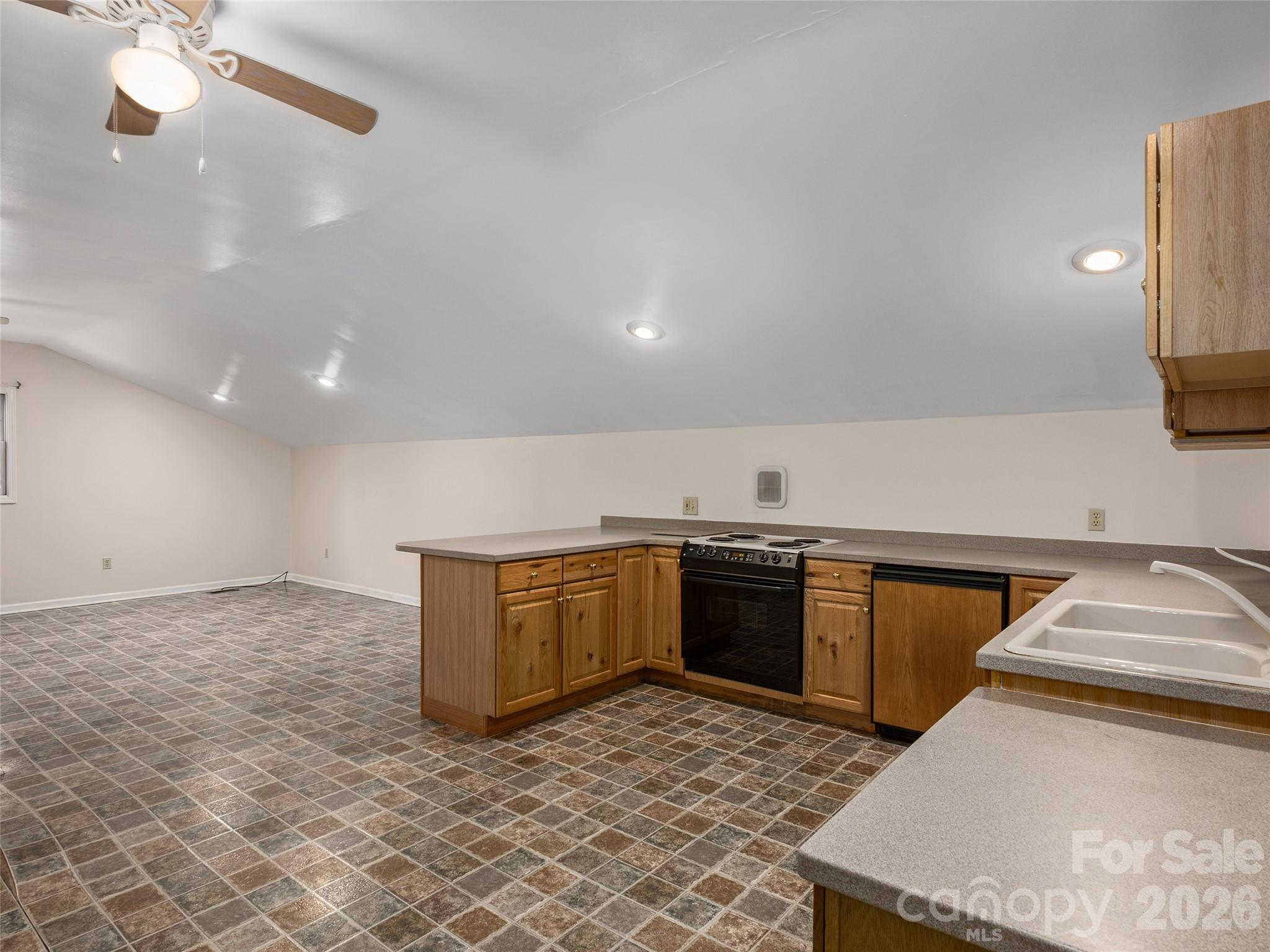 623 Owensby Road Property Photo 30