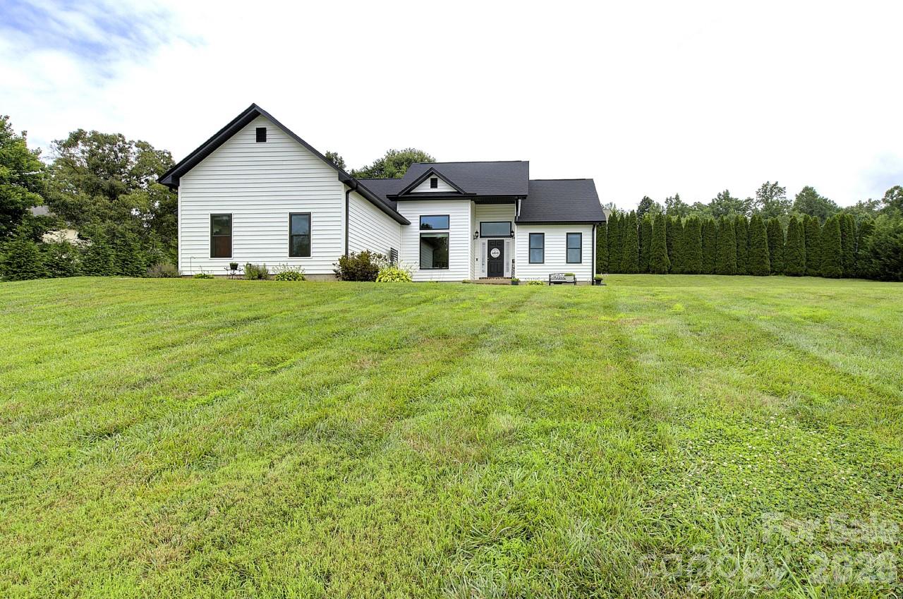 60 Golden Lane Property Photo 1