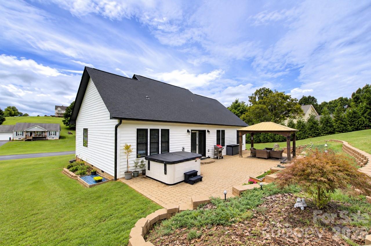60 Golden Lane Property Photo 7
