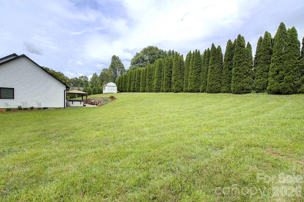 60 Golden Lane Property Photo 9