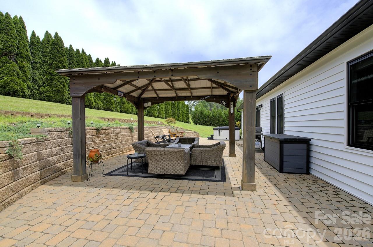60 Golden Lane Property Photo 33