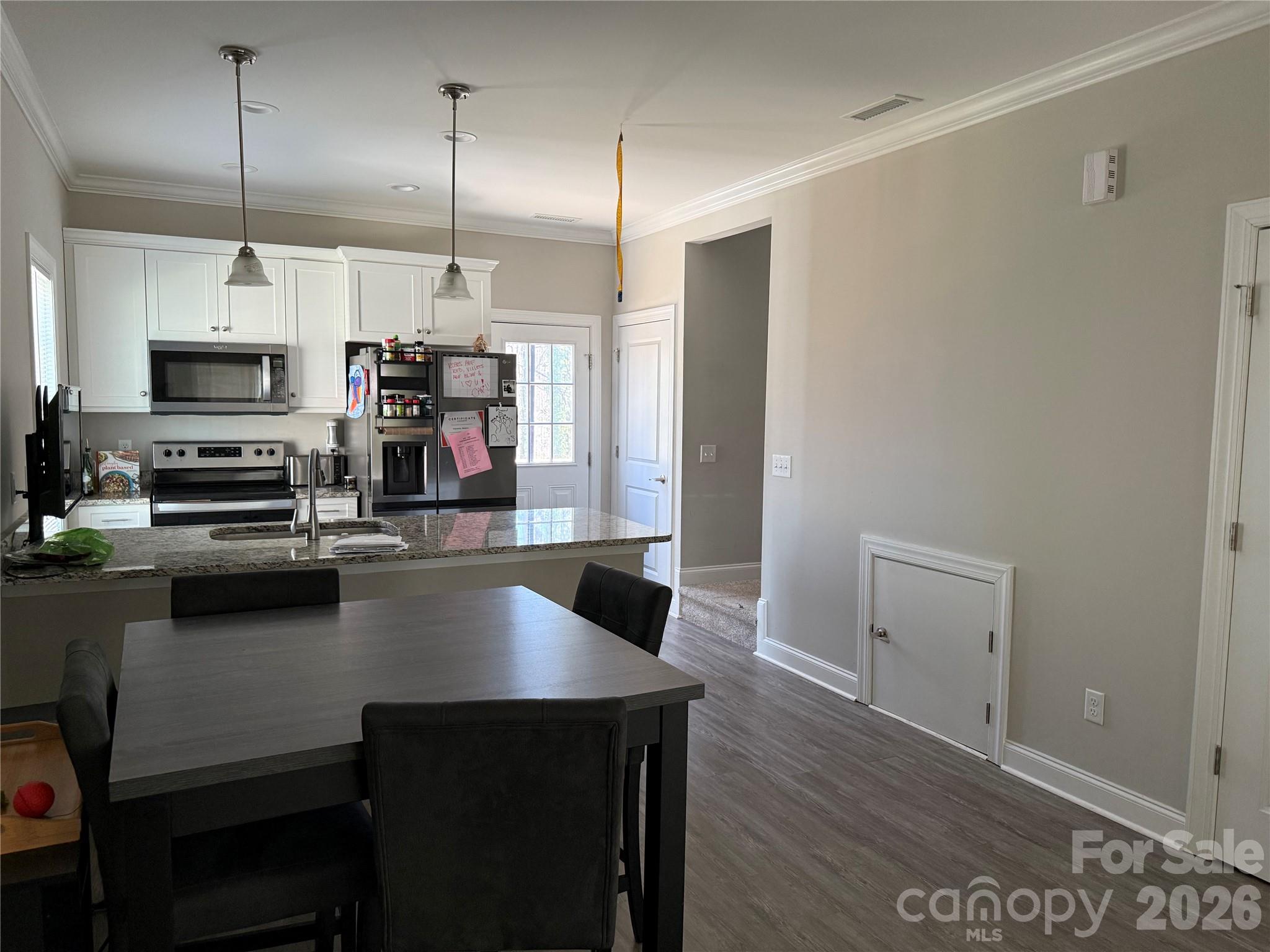 1084 20th Street Property Photo 4