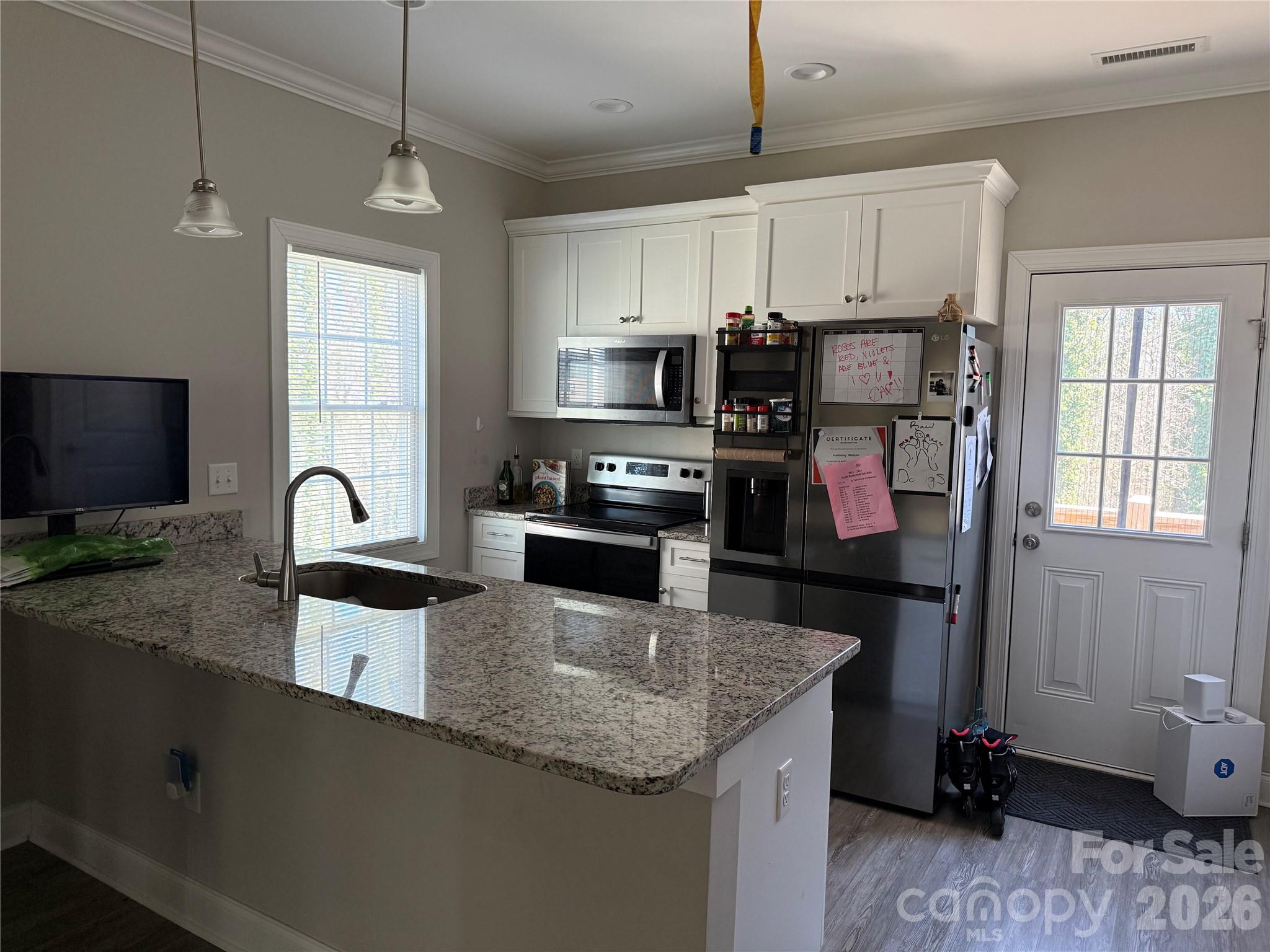 1084 20th Street Property Photo 5
