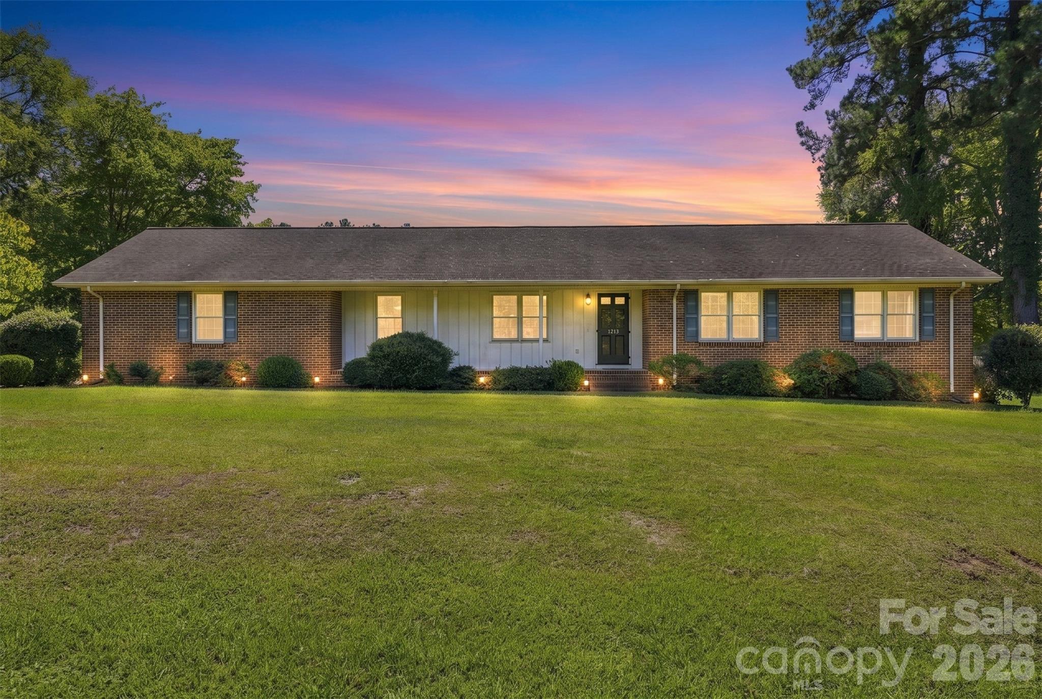 1213 Hawthorne Road Property Photo 1