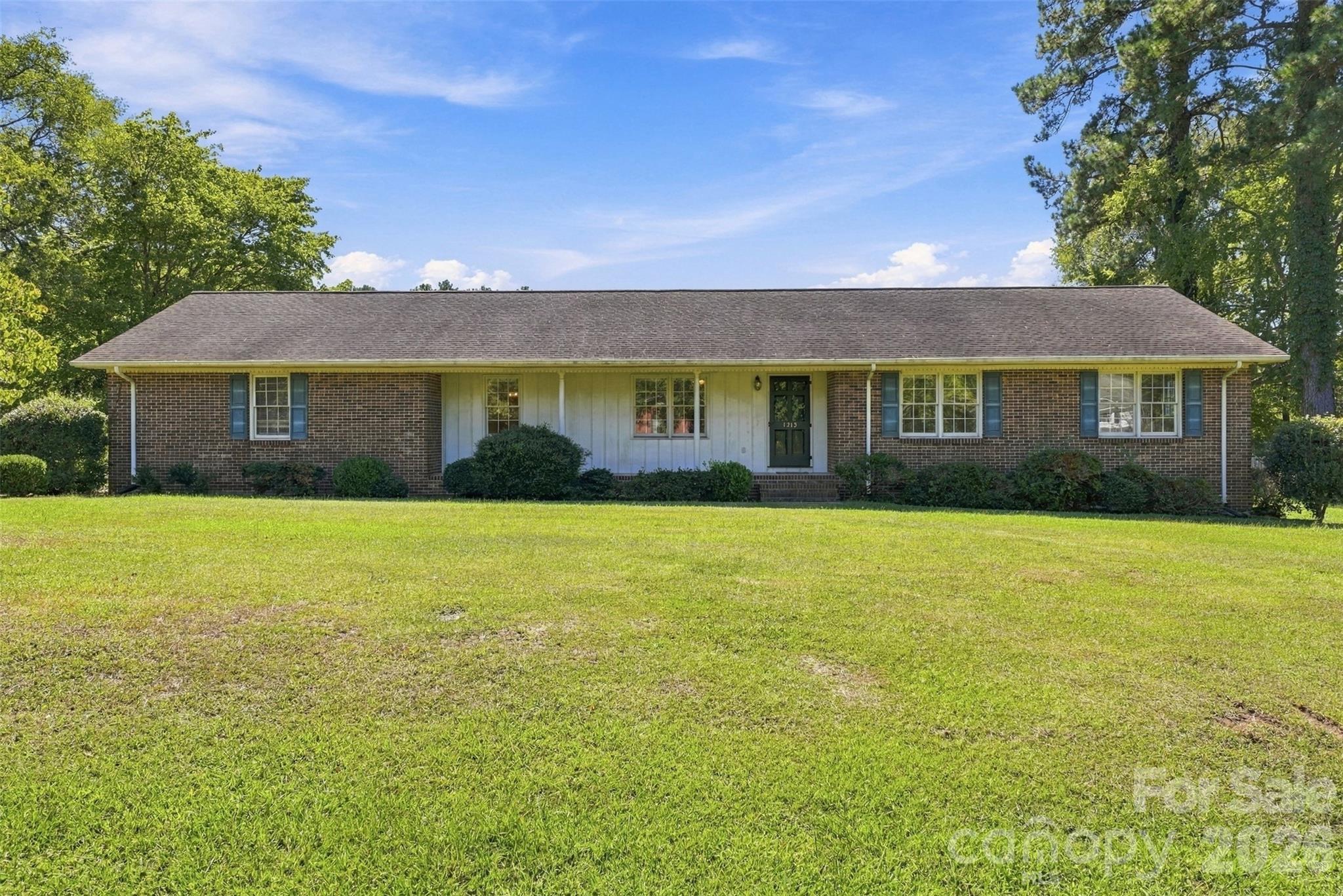 1213 Hawthorne Road Property Photo 2