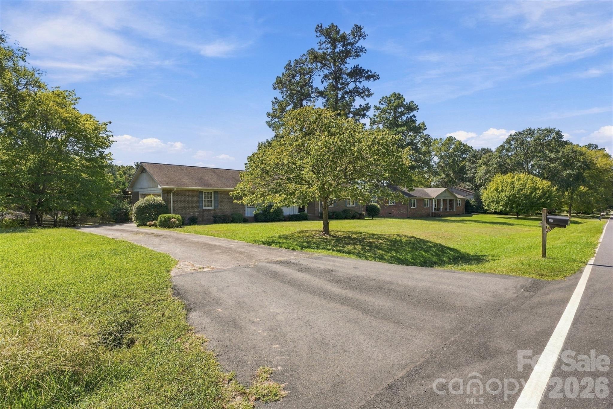 1213 Hawthorne Road Property Photo 3