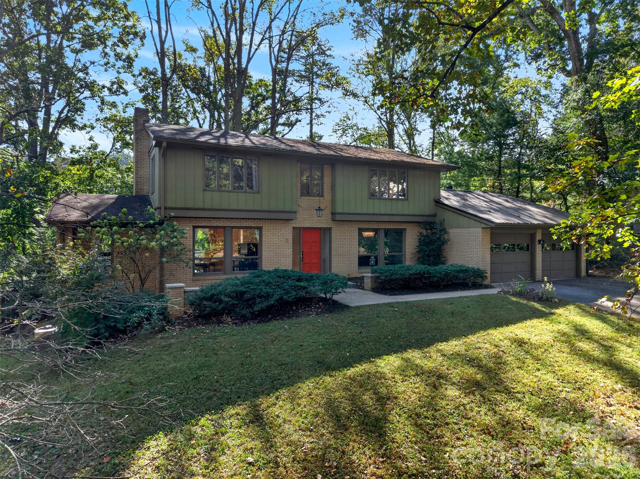 14 Willow Road Property Photo 1