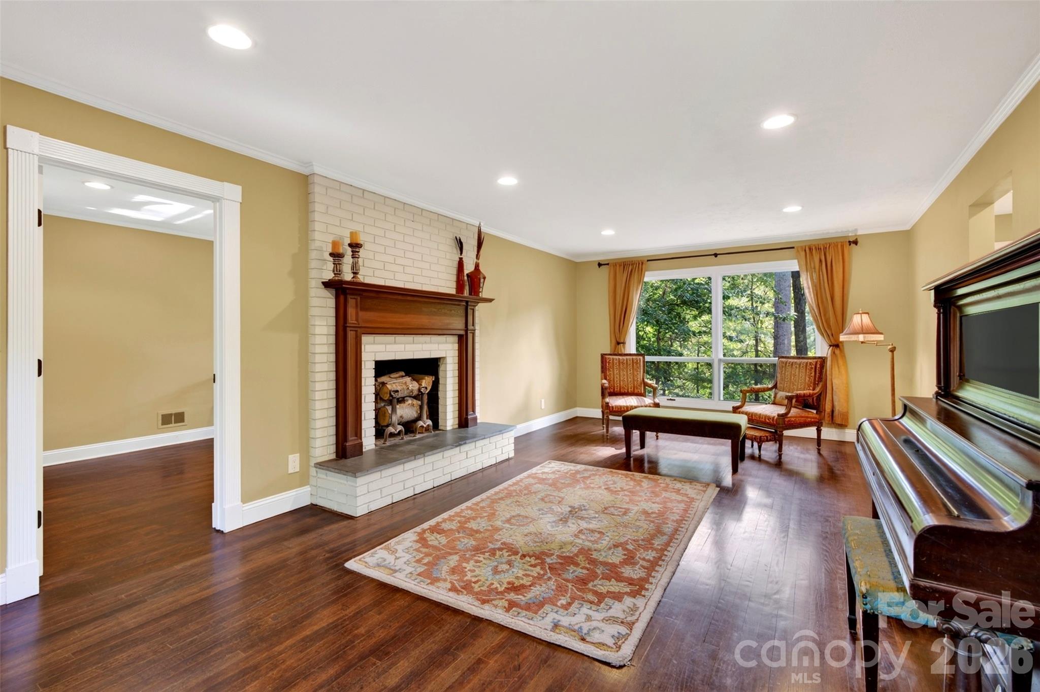 14 Willow Road Property Photo 3