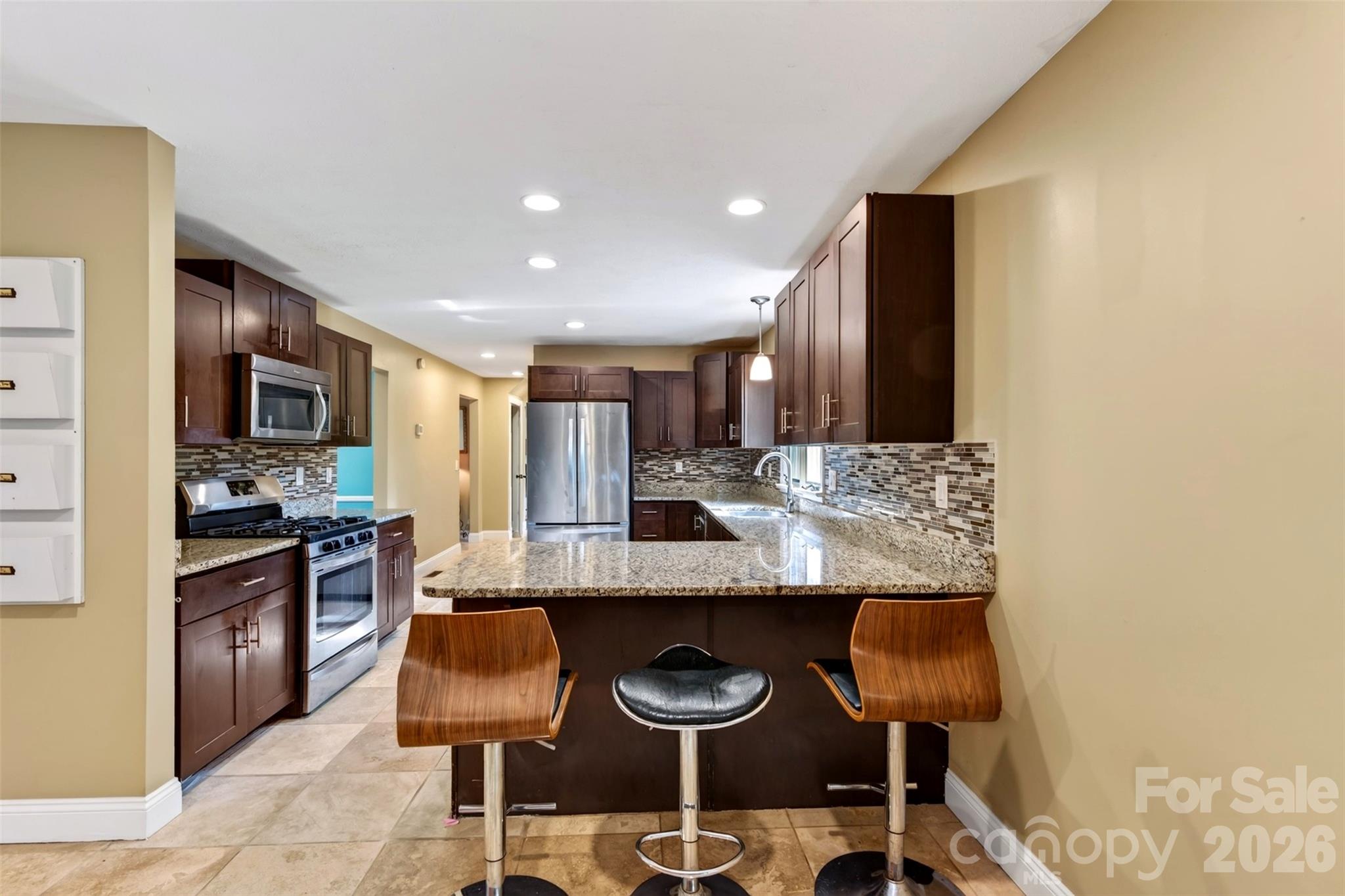 14 Willow Road Property Photo 8