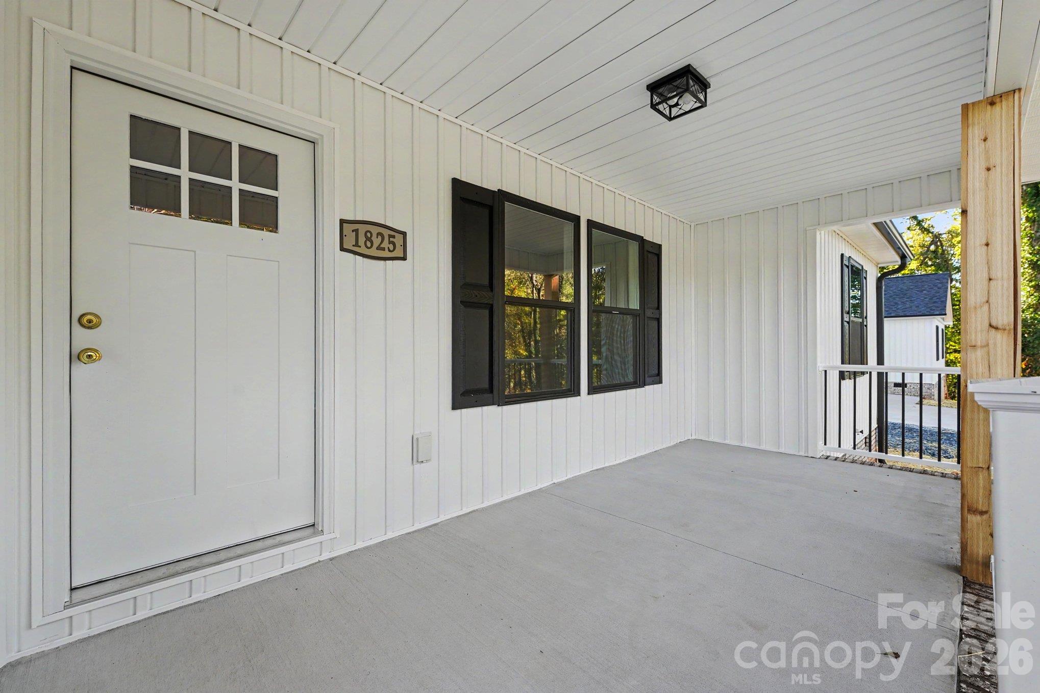 1825 Hollywood Drive Property Photo 5