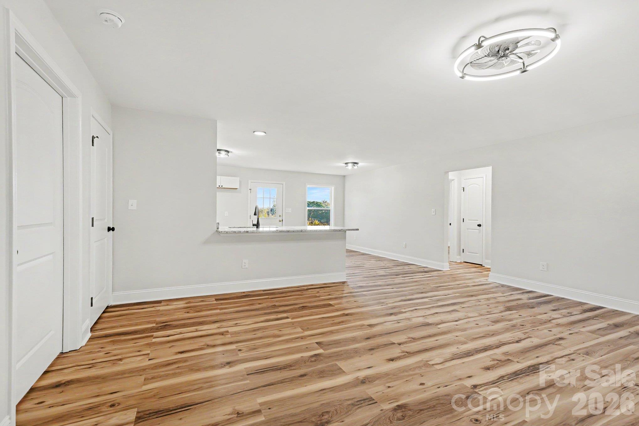 1825 Hollywood Drive Property Photo 6