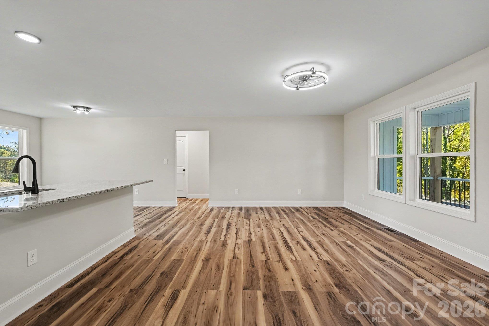 1825 Hollywood Drive Property Photo 7