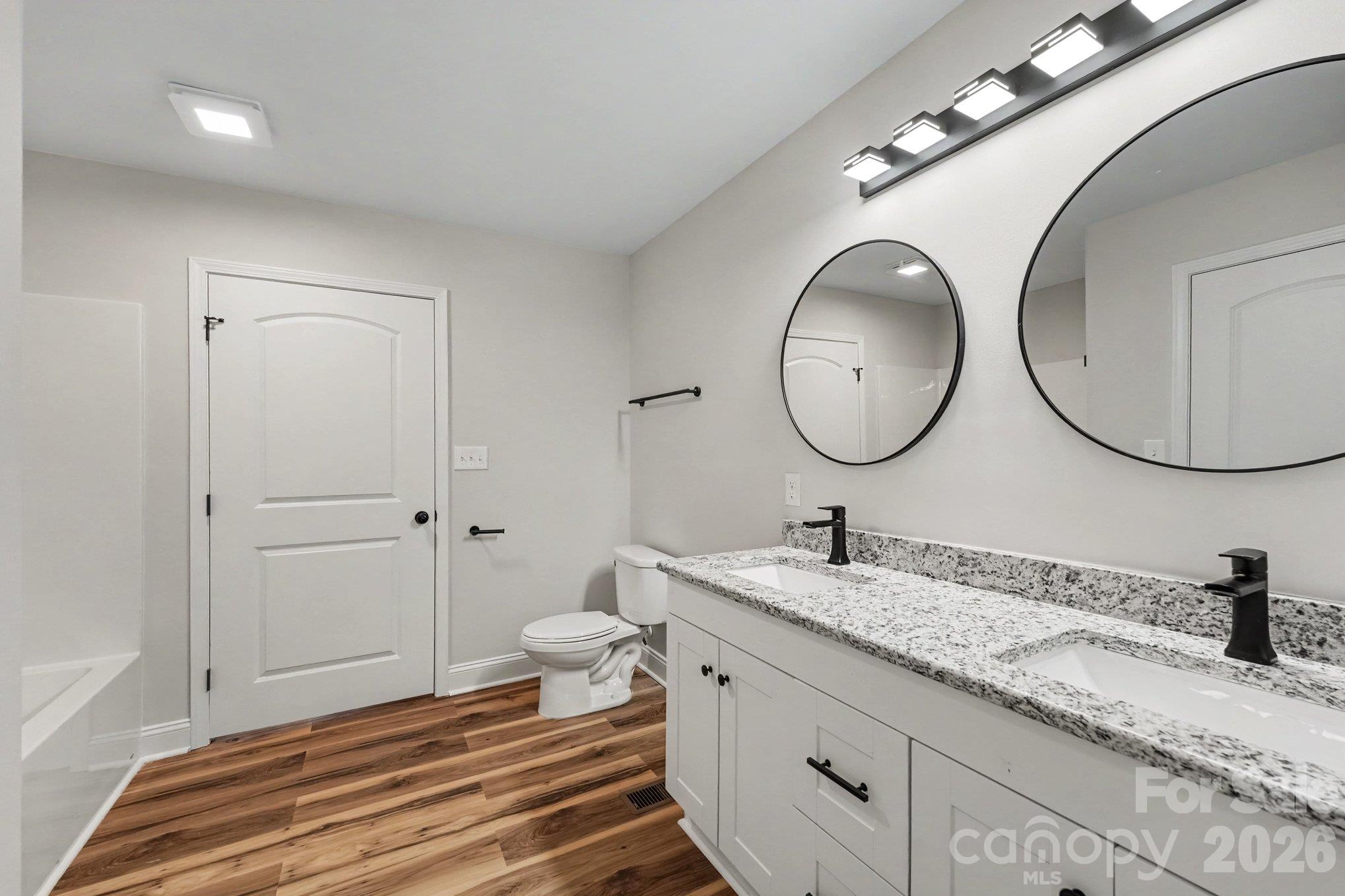 1825 Hollywood Drive Property Photo 13