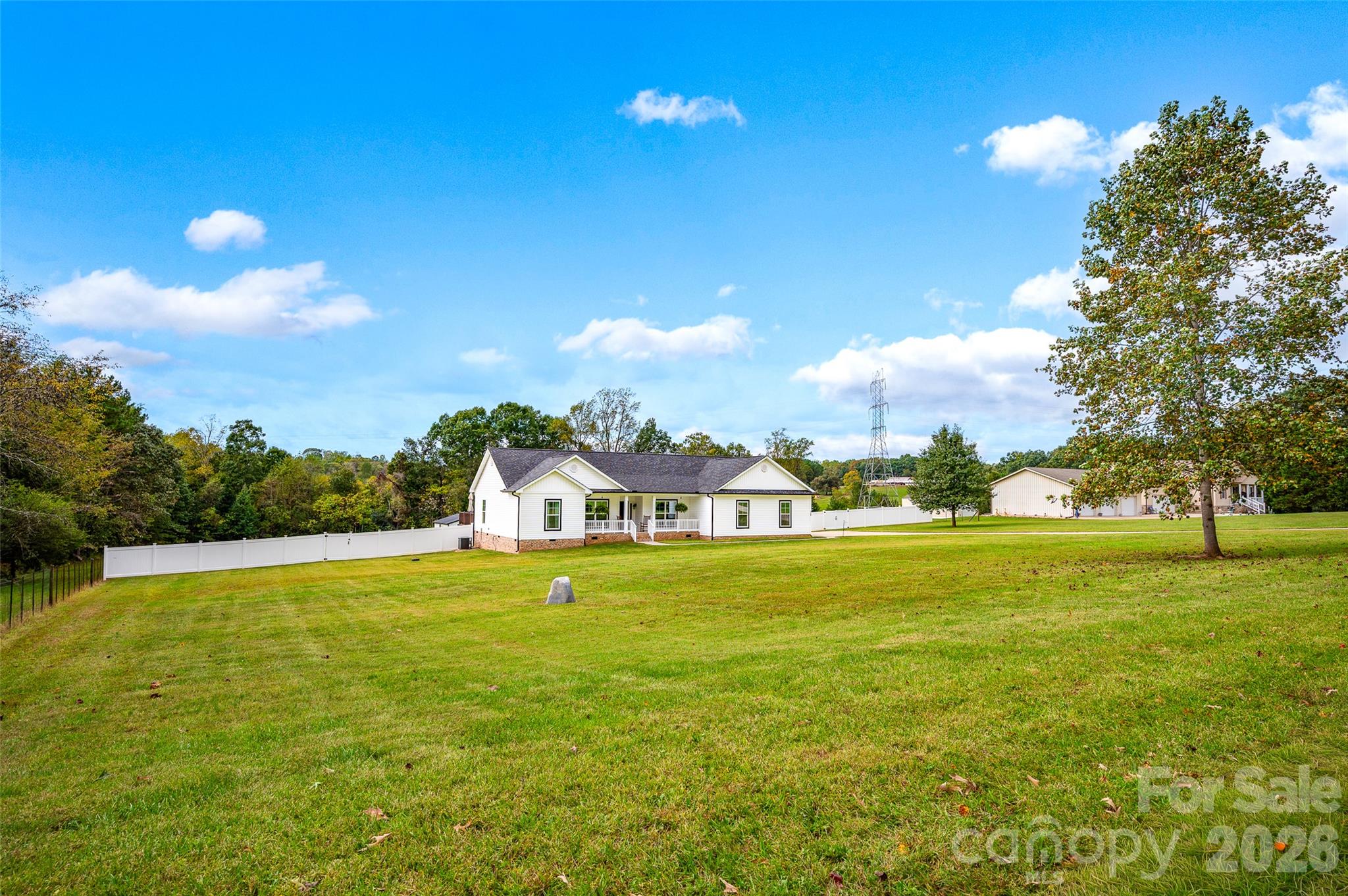 196 Treebark Road 10 Property Photo 4