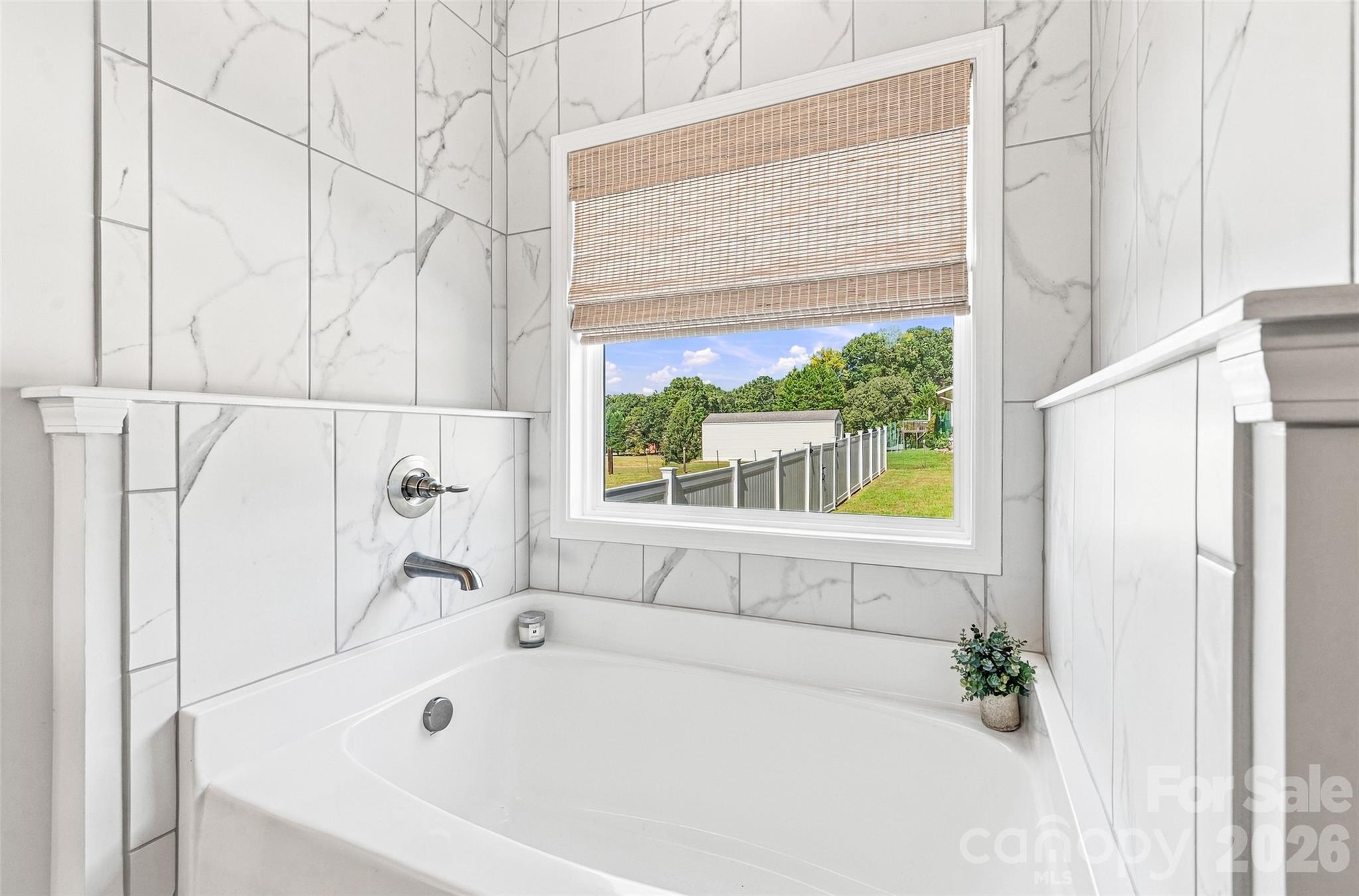 196 Treebark Road 10 Property Photo 28